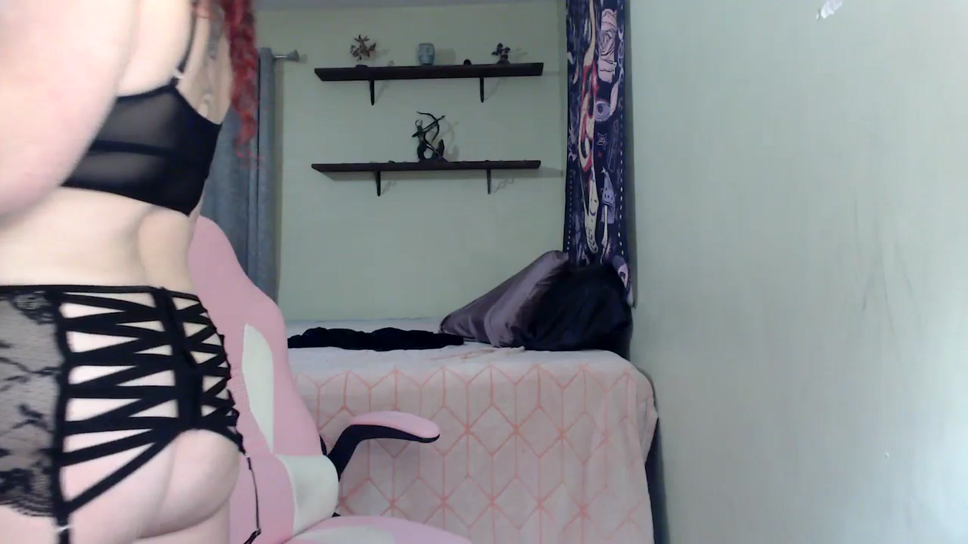 Gallery image thumbnail from Leah_Maeve's myfreecams stream on, 03/02/2024, 12:18 image 6 of 20