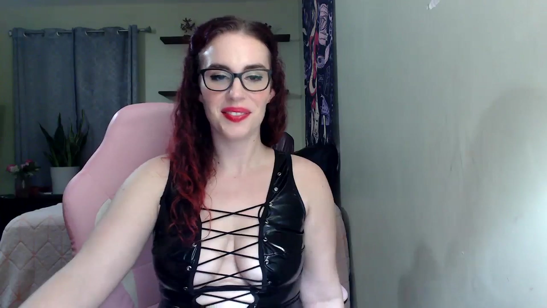 Gallery image thumbnail from Leah_Maeve's myfreecams stream on, 03/09/2024, 11:01 image 2 of 20