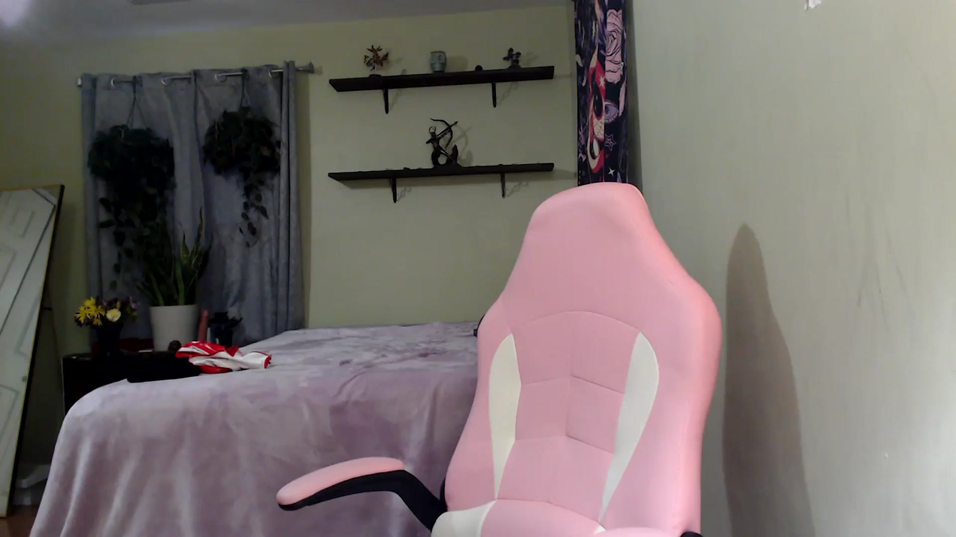 Gallery image thumbnail from Leah_Maeve's myfreecams stream on, 03/23/2024, 12:21 image 13 of 20