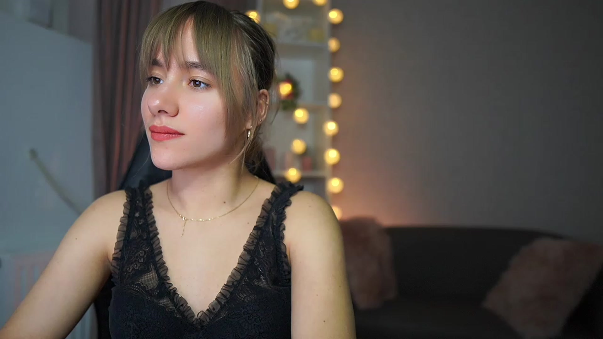 Gallery image thumbnail from Leah__Gotti1's myfreecams stream on, 02/14/2023, 11:34 image 15 of 20