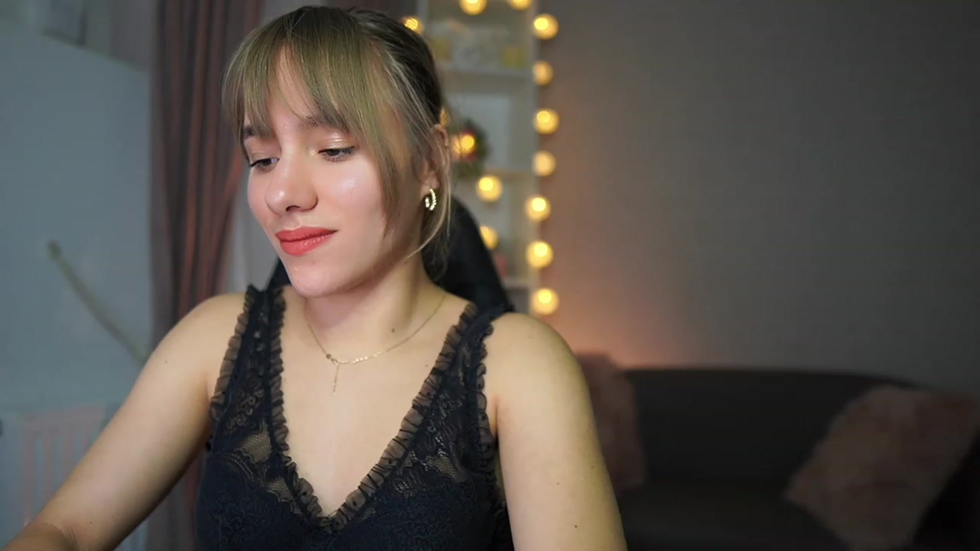 Gallery image thumbnail from Leah__Gotti1's myfreecams stream on, 02/14/2023, 11:34 image 8 of 20