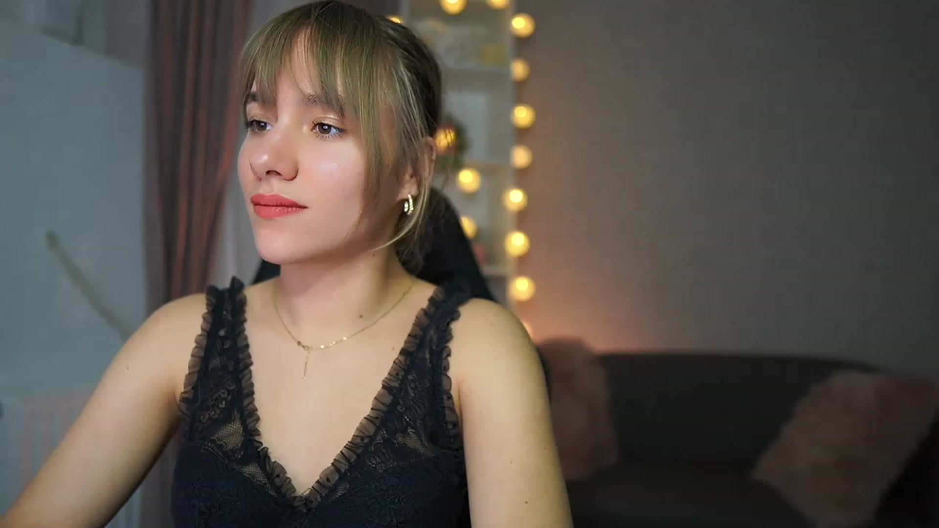 Gallery image thumbnail from Leah__Gotti1's myfreecams stream on, 02/14/2023, 11:34 image 11 of 20