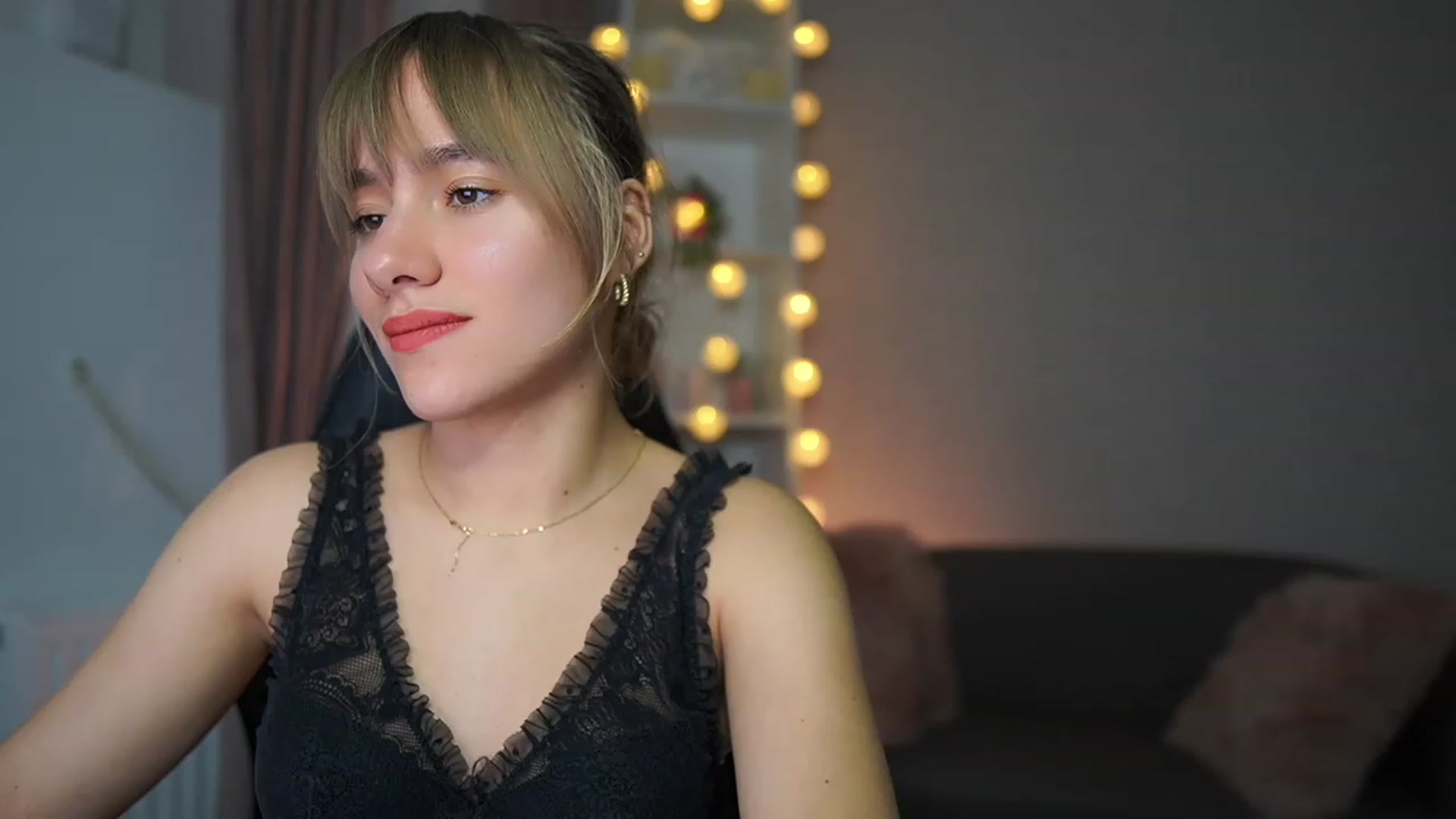 Gallery image thumbnail from Leah__Gotti1's myfreecams stream on, 02/14/2023, 11:34 image 18 of 20