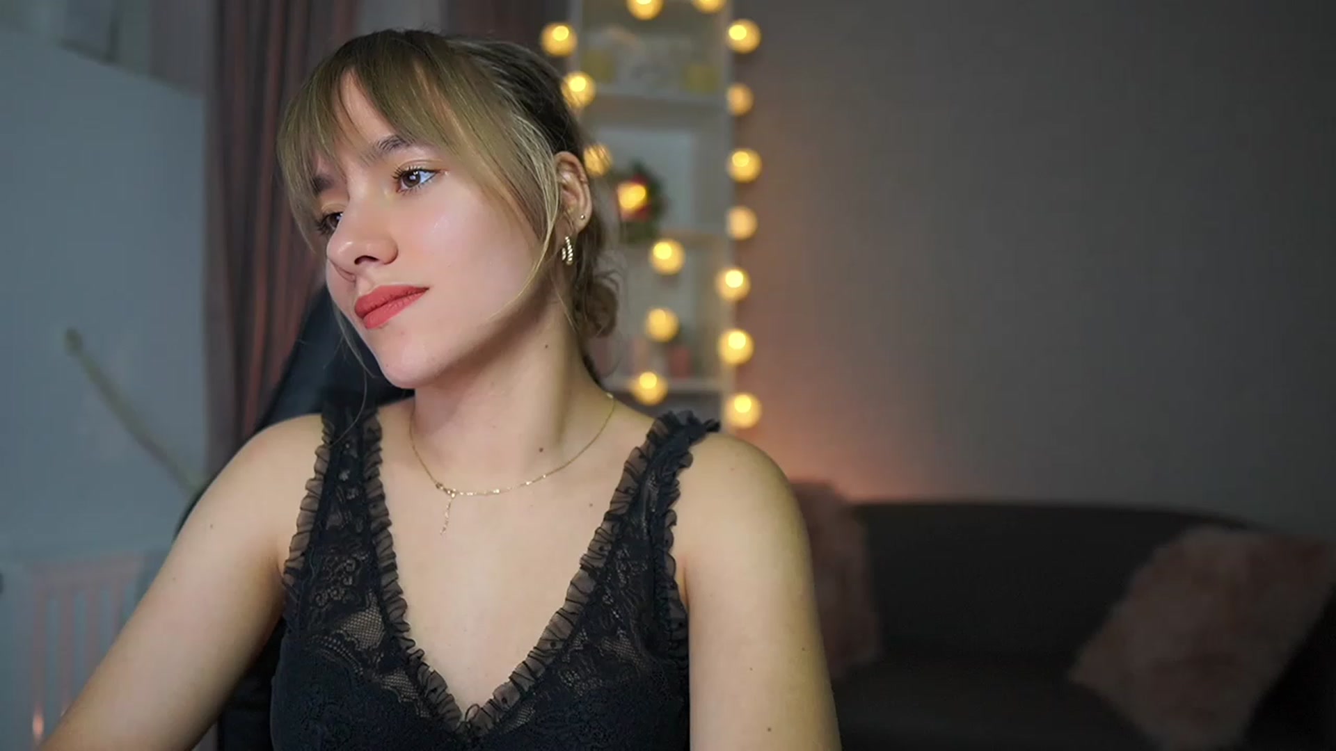 Gallery image thumbnail from Leah__Gotti1's myfreecams stream on, 02/14/2023, 11:34 image 16 of 20