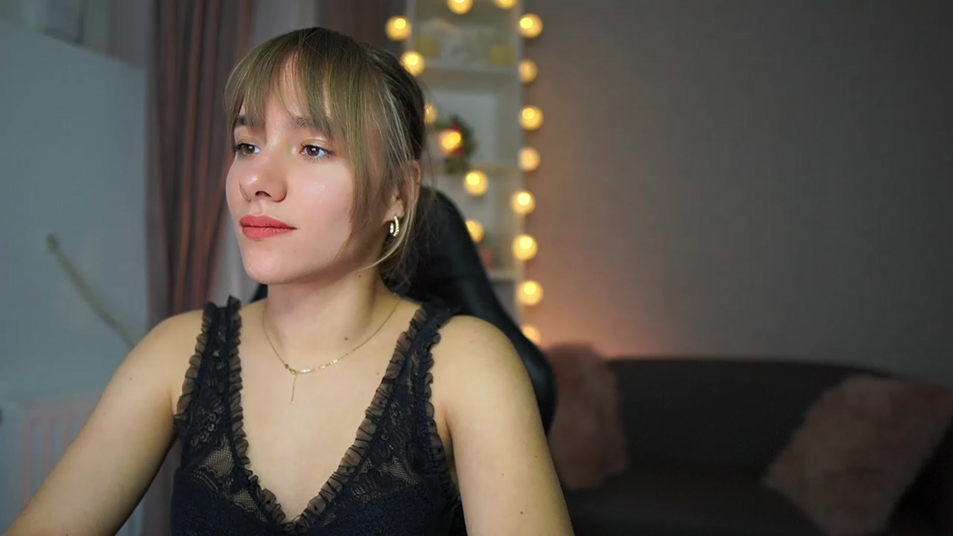Gallery image thumbnail from Leah__Gotti1's myfreecams stream on, 02/14/2023, 11:34 image 12 of 20