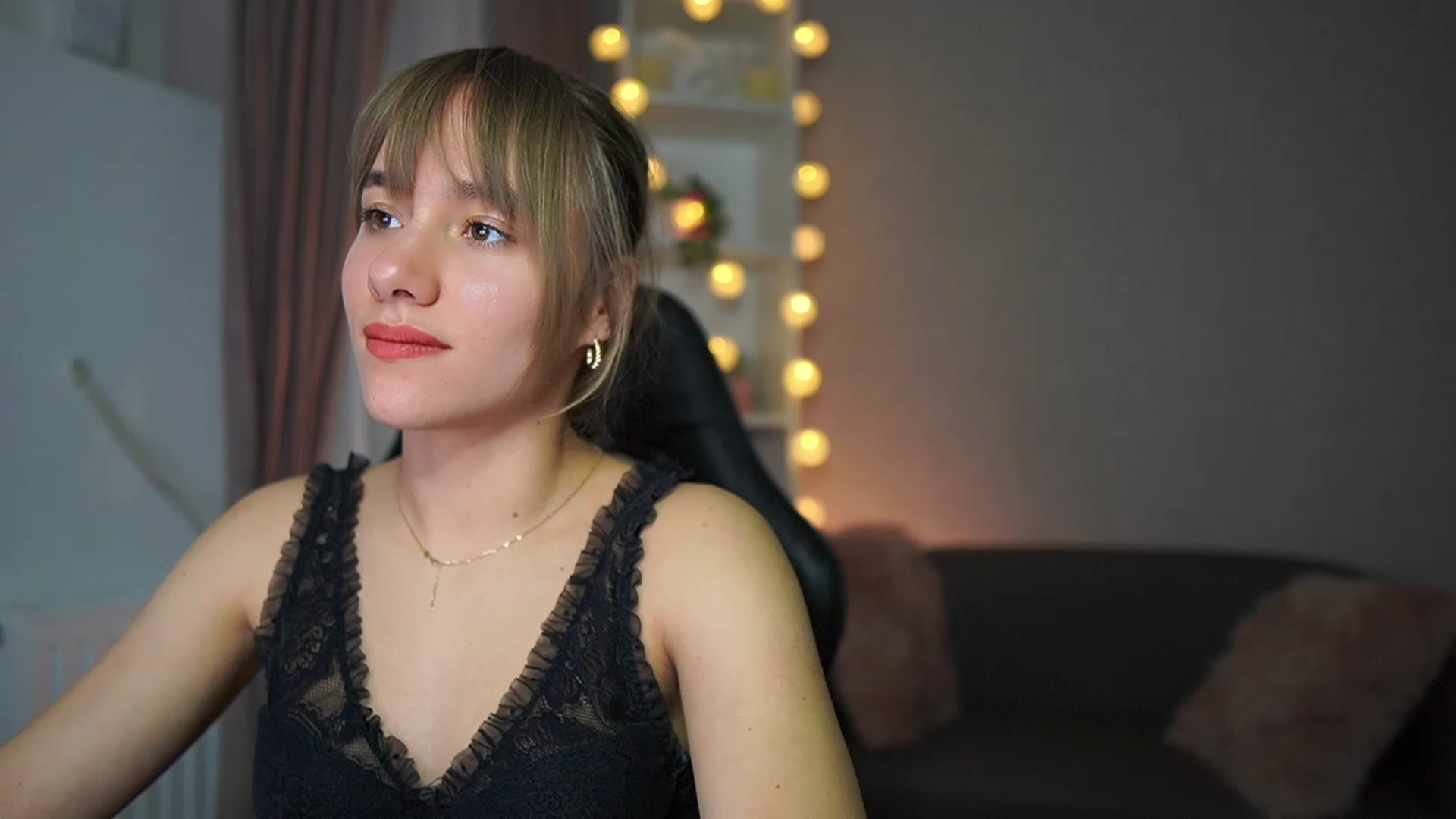 Gallery image thumbnail from Leah__Gotti1's myfreecams stream on, 02/14/2023, 11:34 image 10 of 20