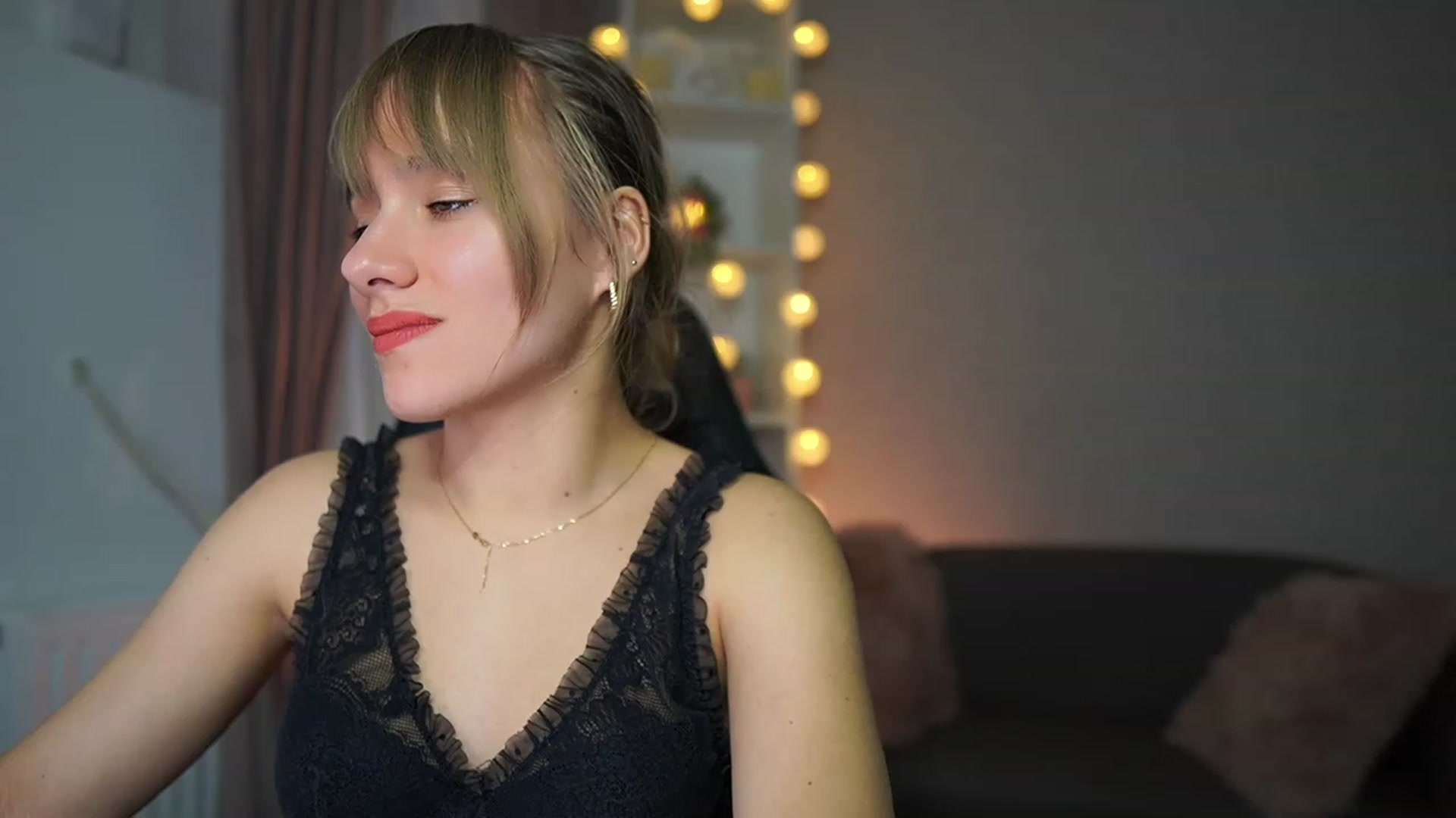Gallery image thumbnail from Leah__Gotti1's myfreecams stream on, 02/14/2023, 11:34 image 7 of 20
