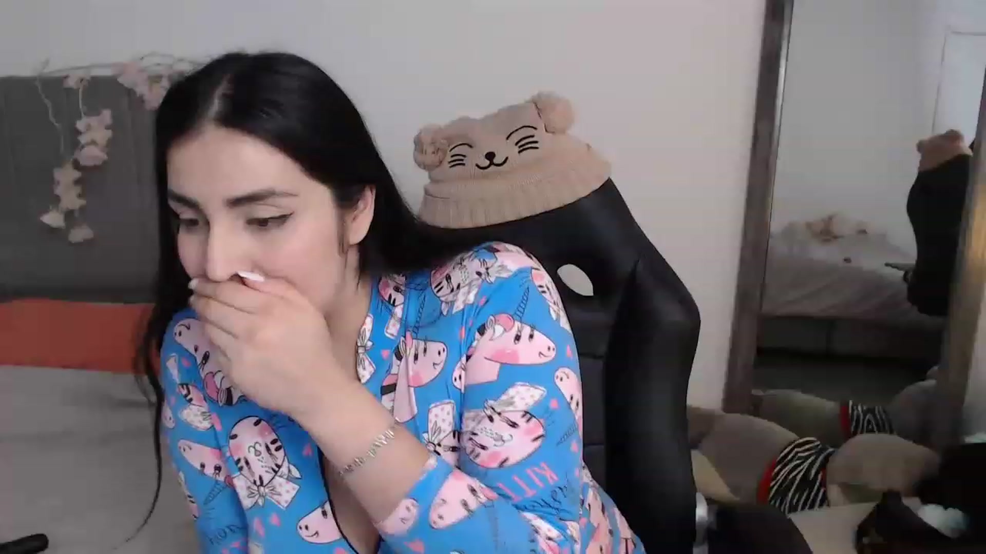 Gallery image thumbnail from Leah_parker's myfreecams stream on, 11/25/2022, 04:44 image 4 of 20