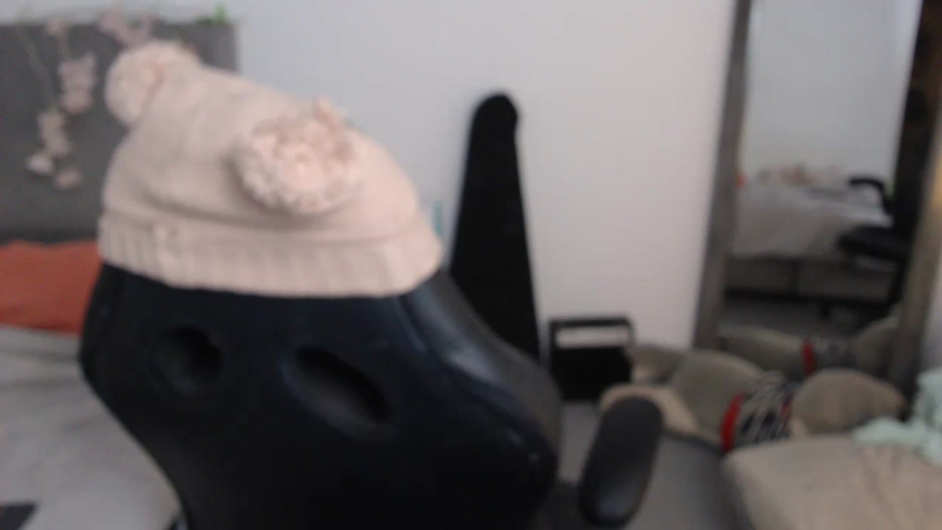 Gallery image thumbnail from Leah_parker's myfreecams stream on, 11/25/2022, 04:44 image 14 of 20