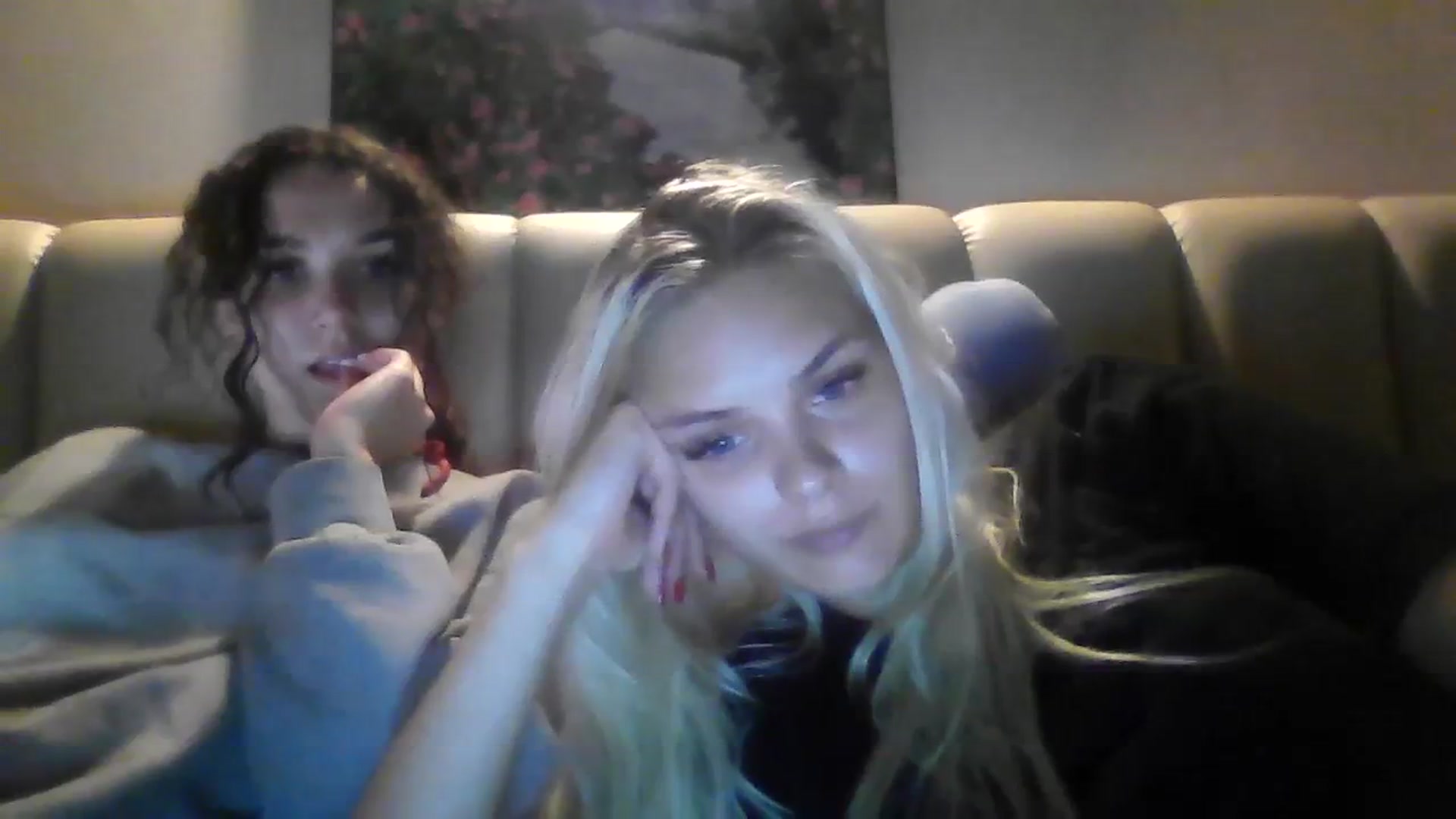 Gallery image thumbnail from Leahahaha's myfreecams stream on, 03/12/2024, 17:56 image 4 of 20