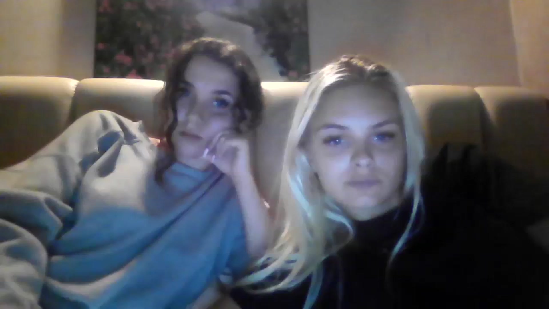 Gallery image thumbnail from Leahahaha's myfreecams stream on, 03/12/2024, 17:56 image 18 of 20