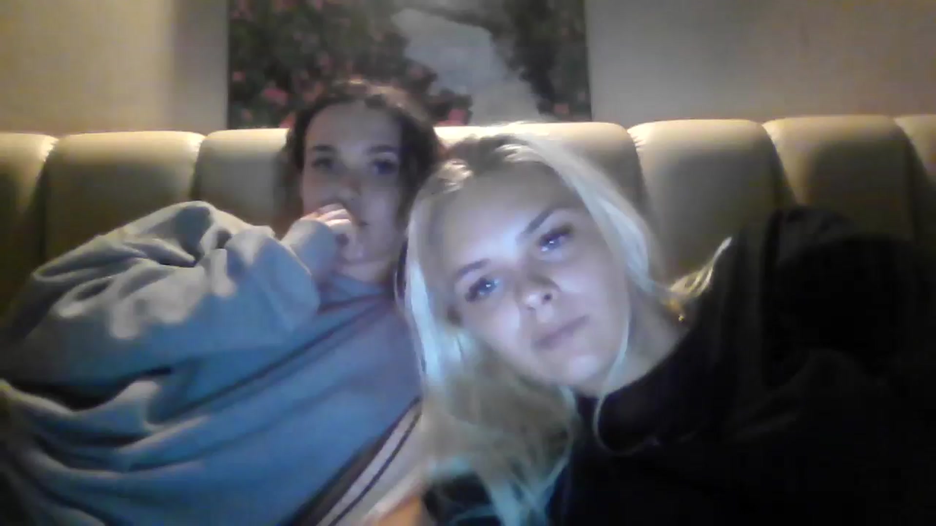 Gallery image thumbnail from Leahahaha's myfreecams stream on, 03/12/2024, 17:56 image 10 of 20