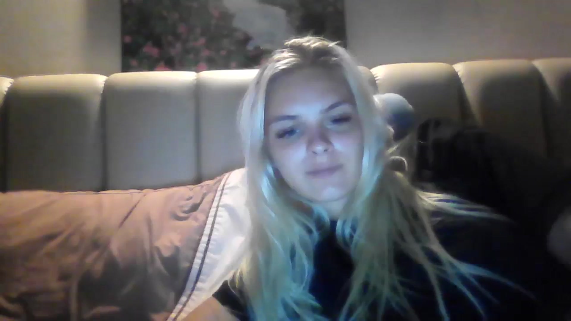 Gallery image thumbnail from Leahahaha's myfreecams stream on, 03/12/2024, 17:56 image 2 of 20
