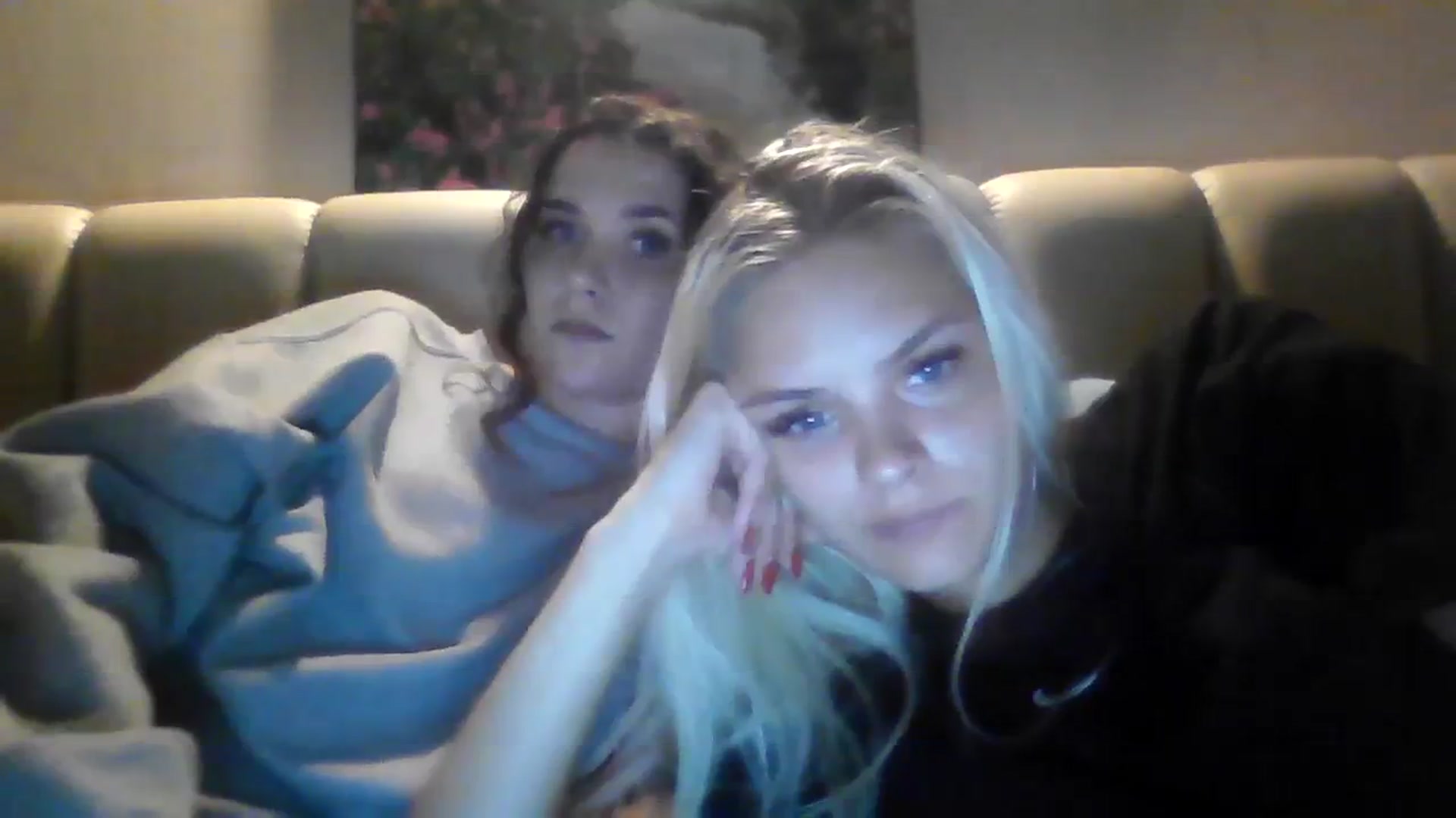 Gallery image thumbnail from Leahahaha's myfreecams stream on, 03/12/2024, 17:56 image 14 of 20