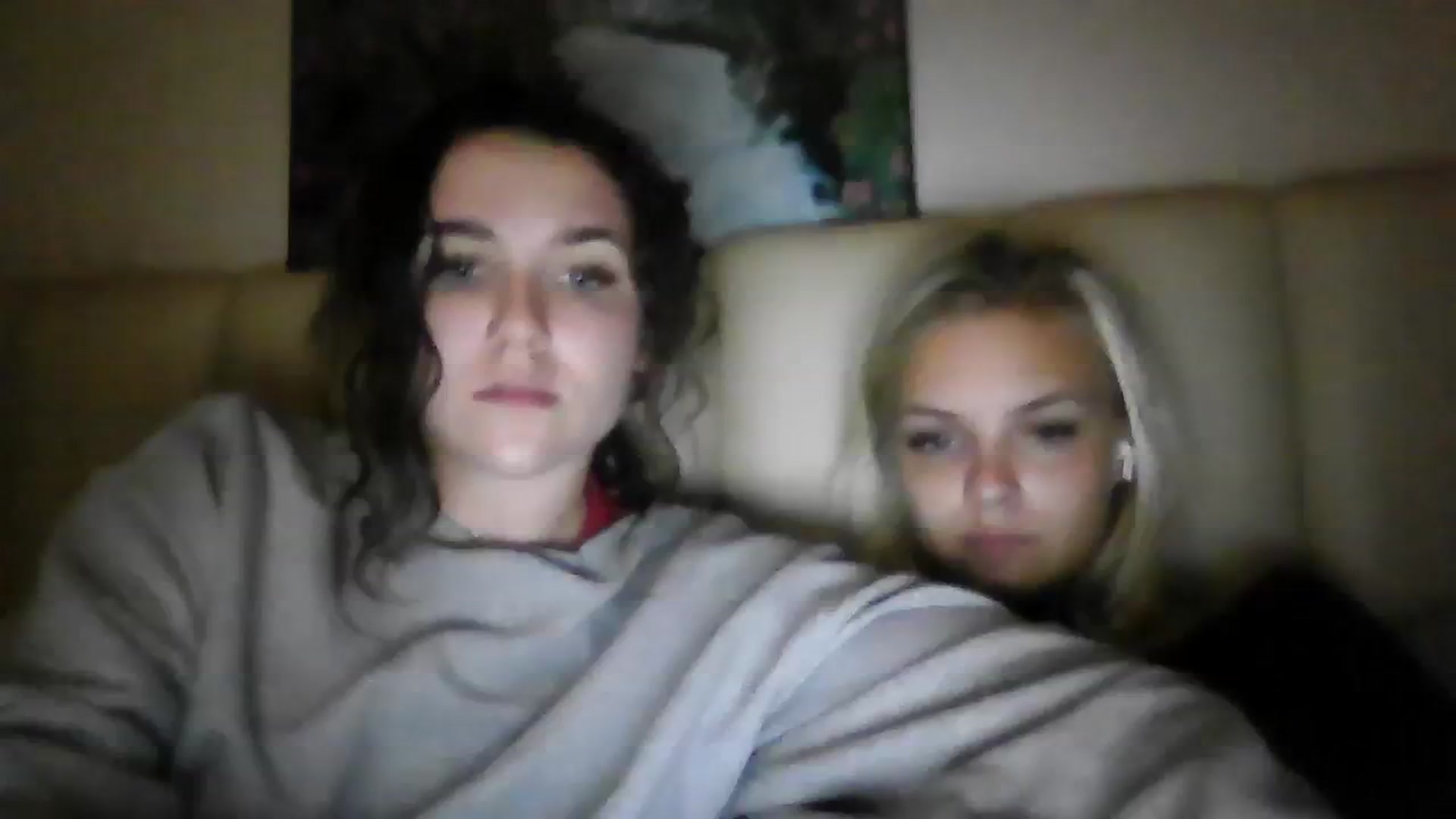 Gallery image thumbnail from Leahahaha's myfreecams stream on, 03/12/2024, 20:20 image 1 of 20