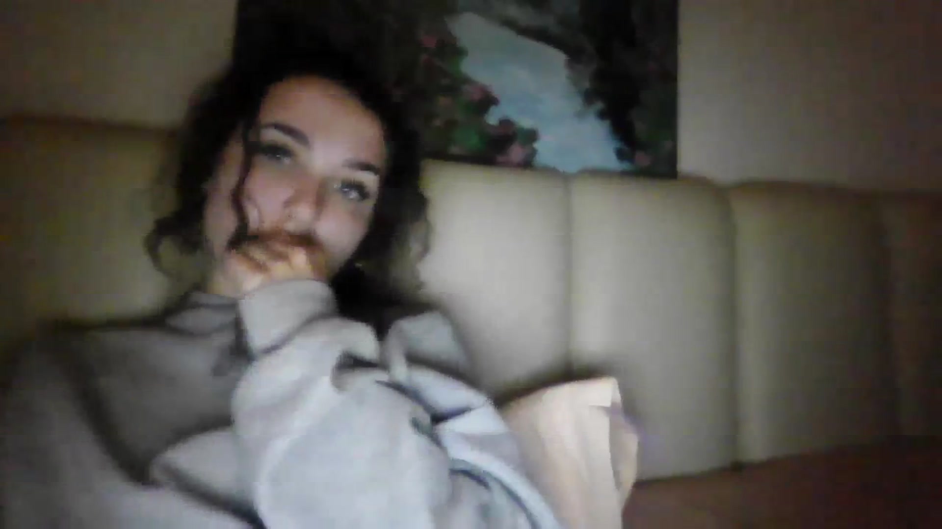 Gallery image thumbnail from Leahahaha's myfreecams stream on, 03/12/2024, 20:20 image 13 of 20