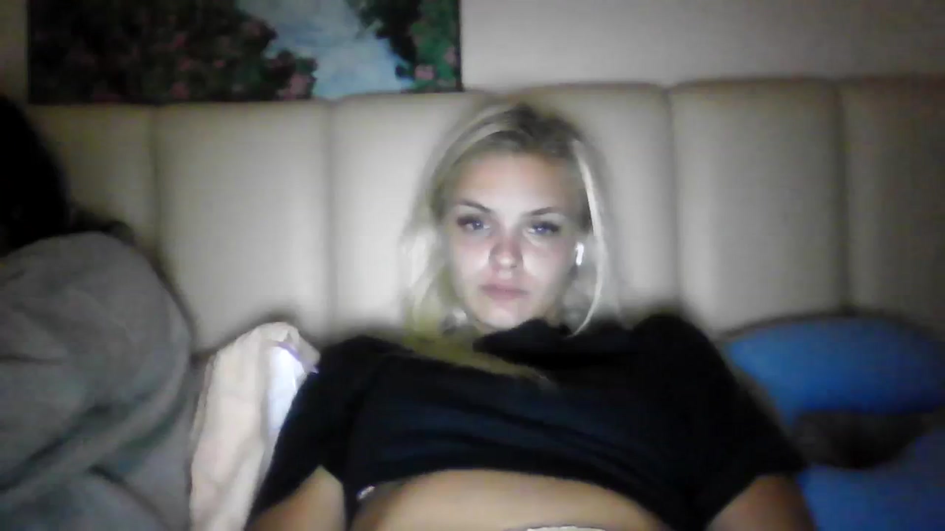 Gallery image thumbnail from Leahahaha's myfreecams stream on, 03/12/2024, 20:20 image 8 of 20