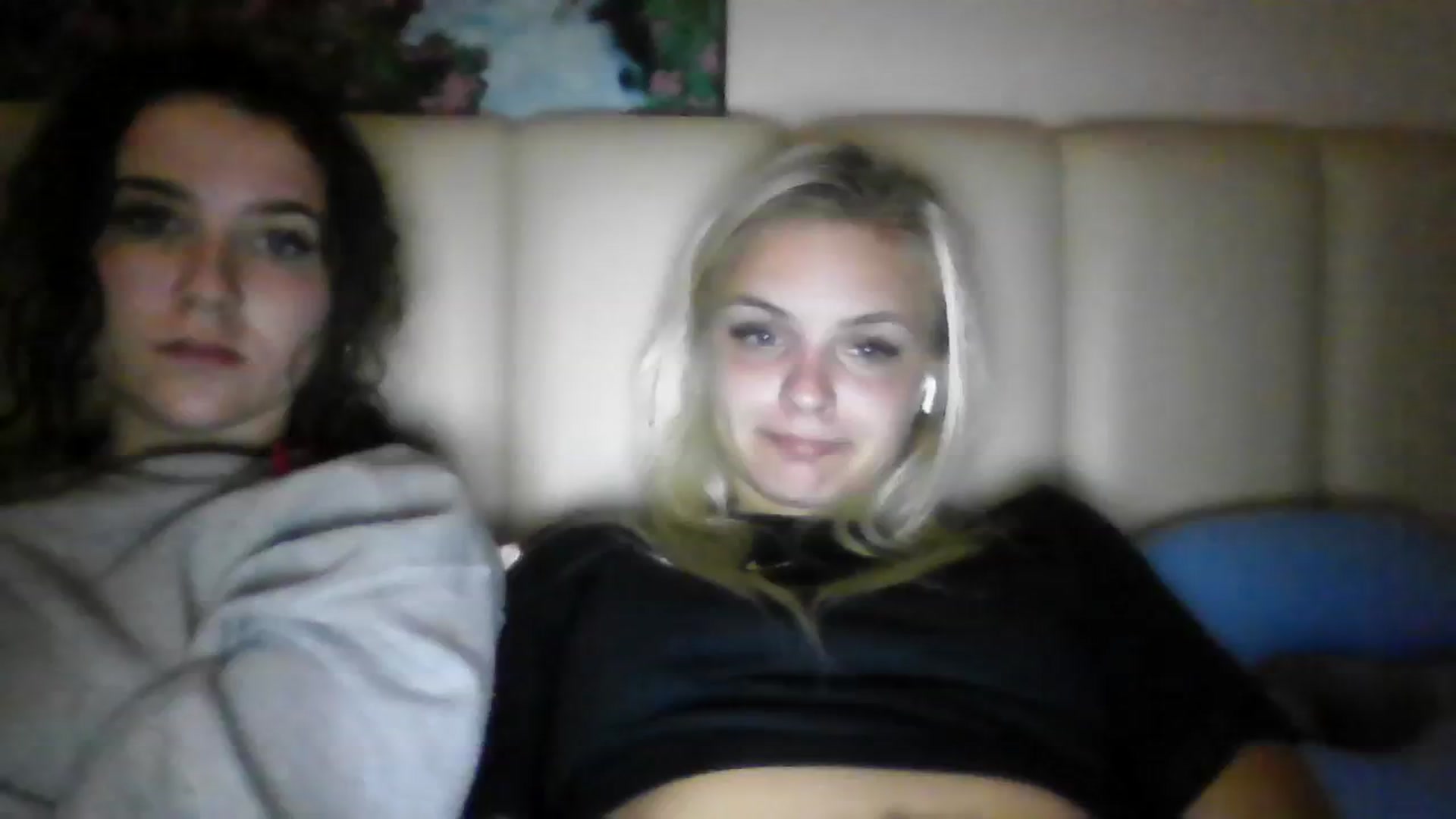Gallery image thumbnail from Leahahaha's myfreecams stream on, 03/12/2024, 20:20 image 4 of 20