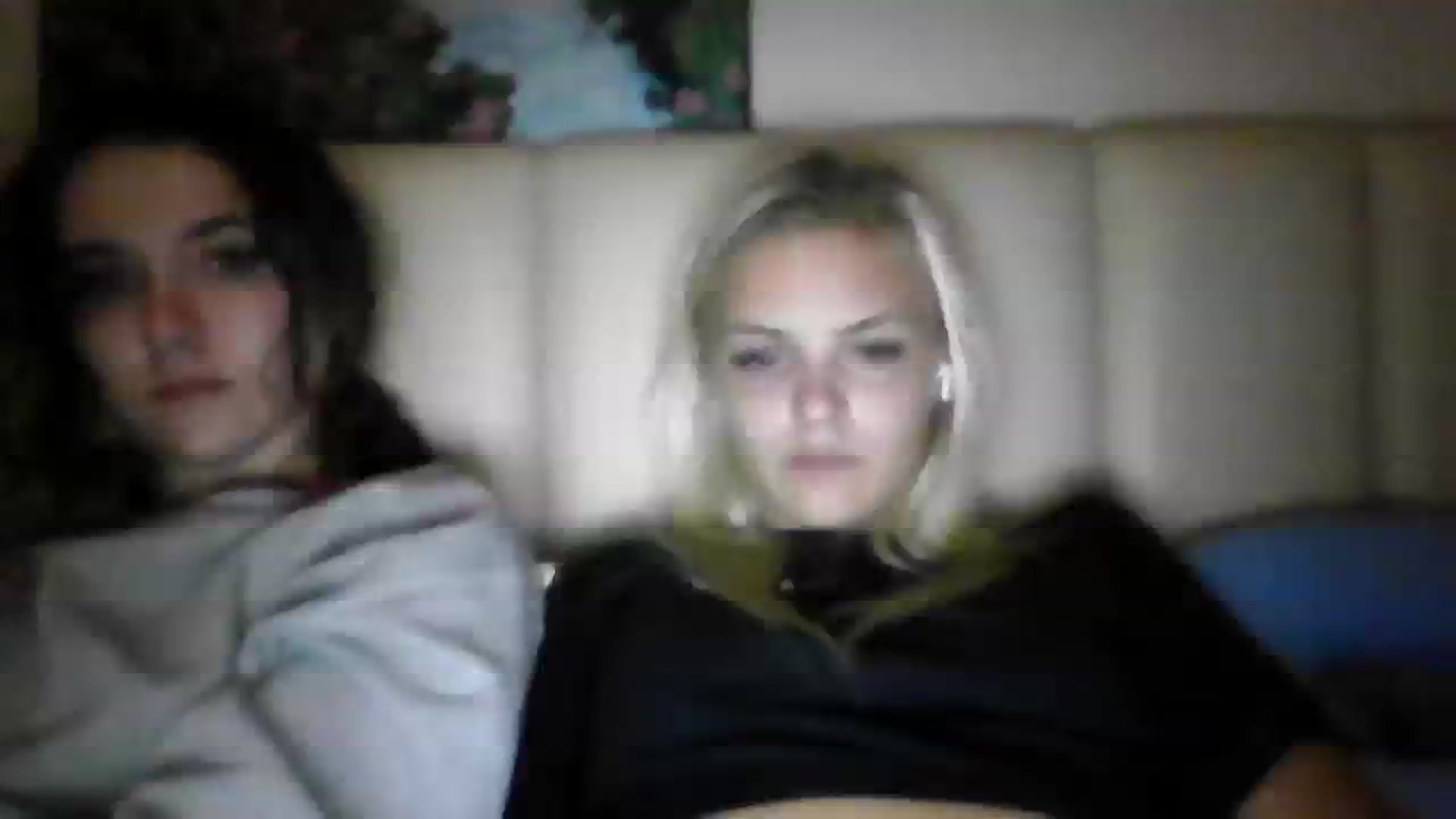 Gallery image thumbnail from Leahahaha's myfreecams stream on, 03/12/2024, 20:20 image 3 of 20
