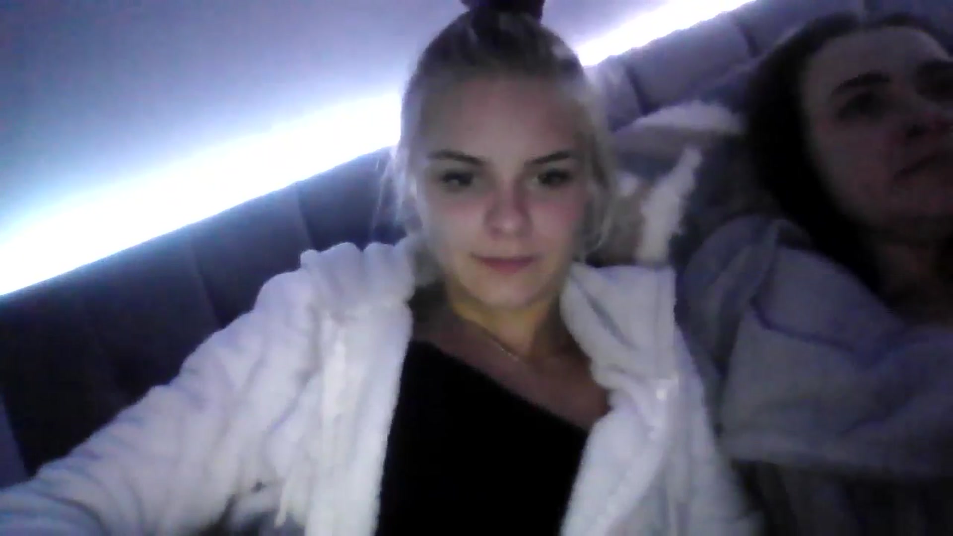 Gallery image thumbnail from Leahahaha's myfreecams stream on, 04/19/2024, 24:15 image 14 of 20