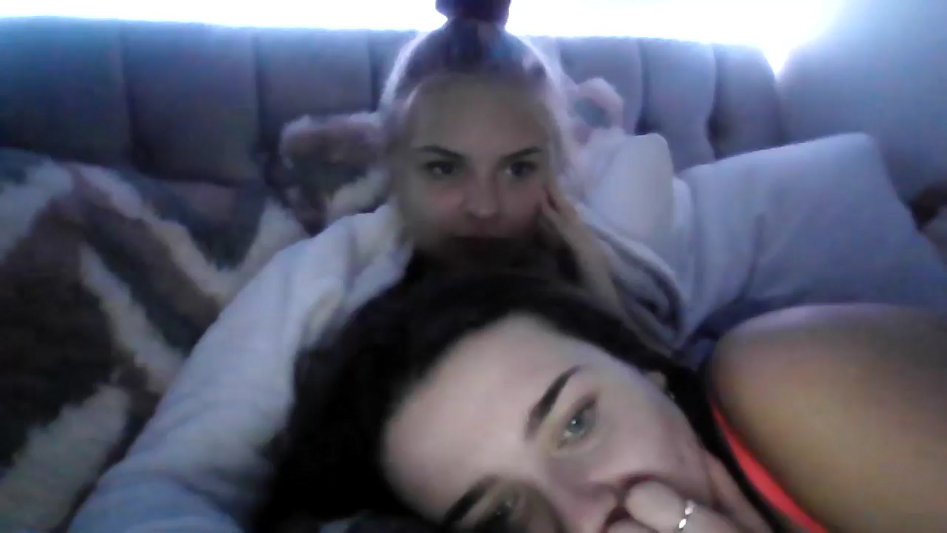 Gallery image thumbnail from Leahahaha's myfreecams stream on, 04/19/2024, 24:15 image 2 of 20