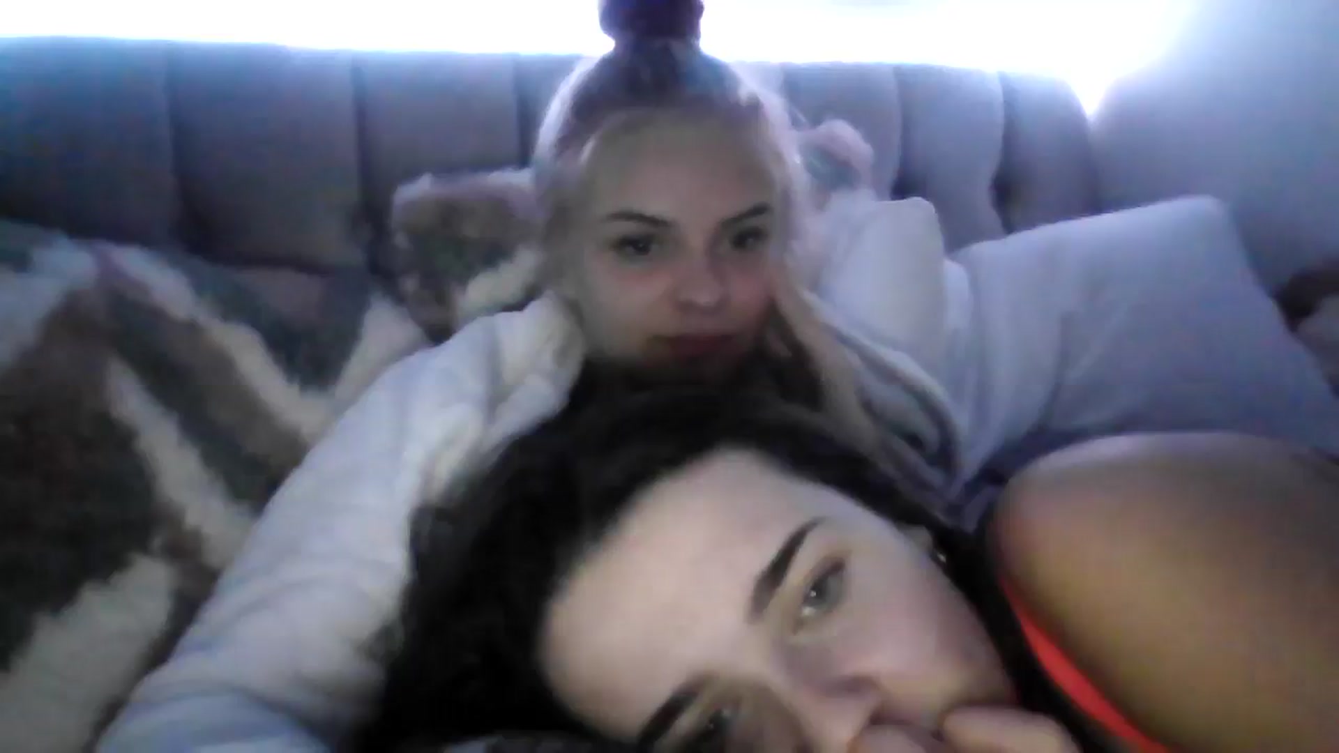 Gallery image thumbnail from Leahahaha's myfreecams stream on, 04/19/2024, 24:15 image 1 of 20