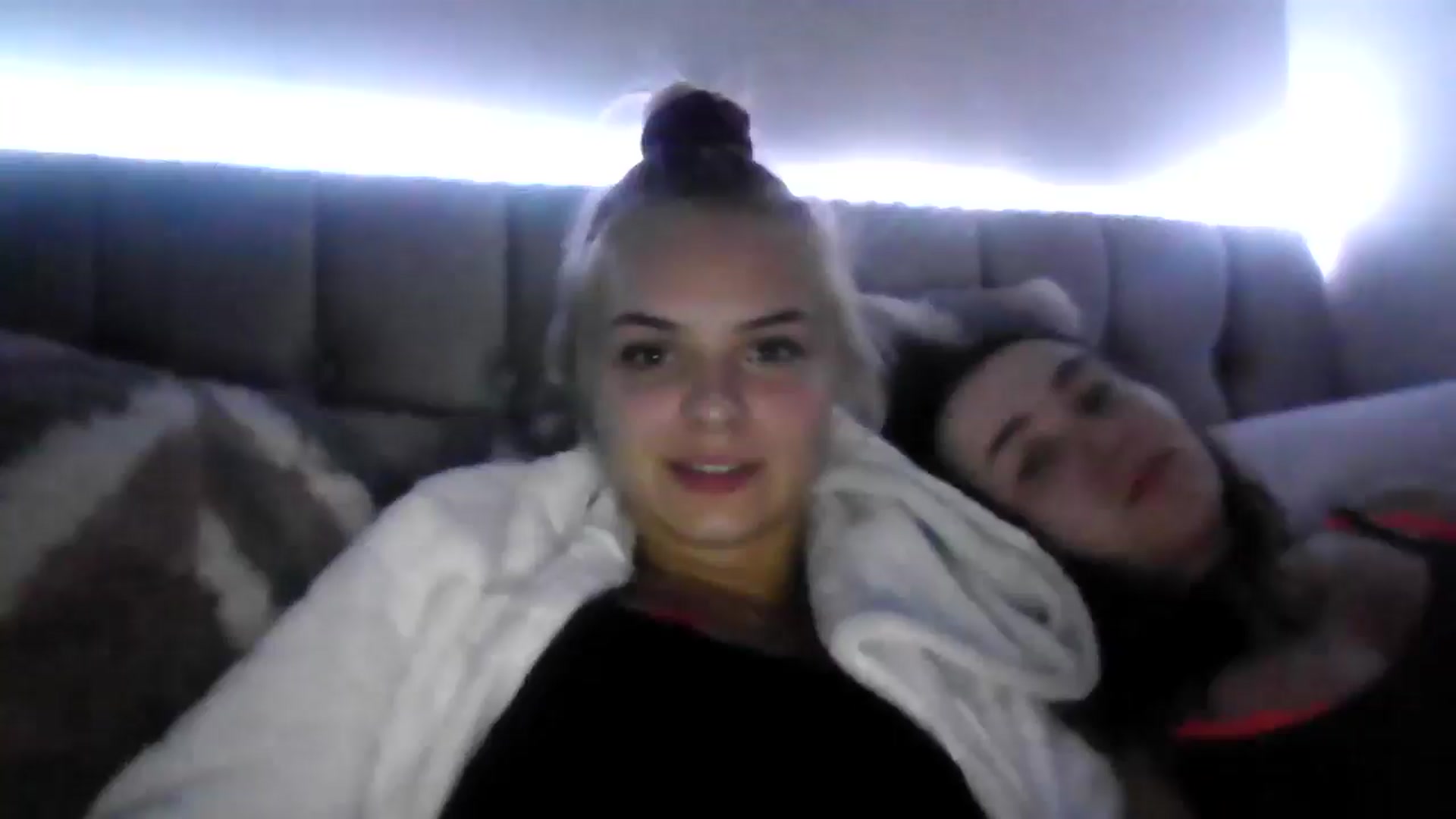 Gallery image thumbnail from Leahahaha's myfreecams stream on, 04/19/2024, 24:15 image 5 of 20