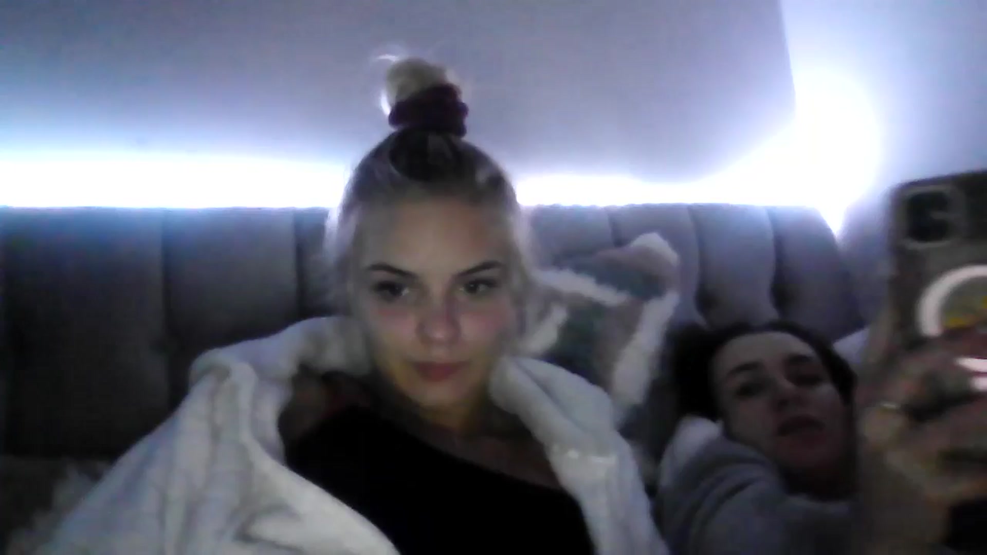 Gallery image thumbnail from Leahahaha's myfreecams stream on, 04/19/2024, 24:15 image 20 of 20