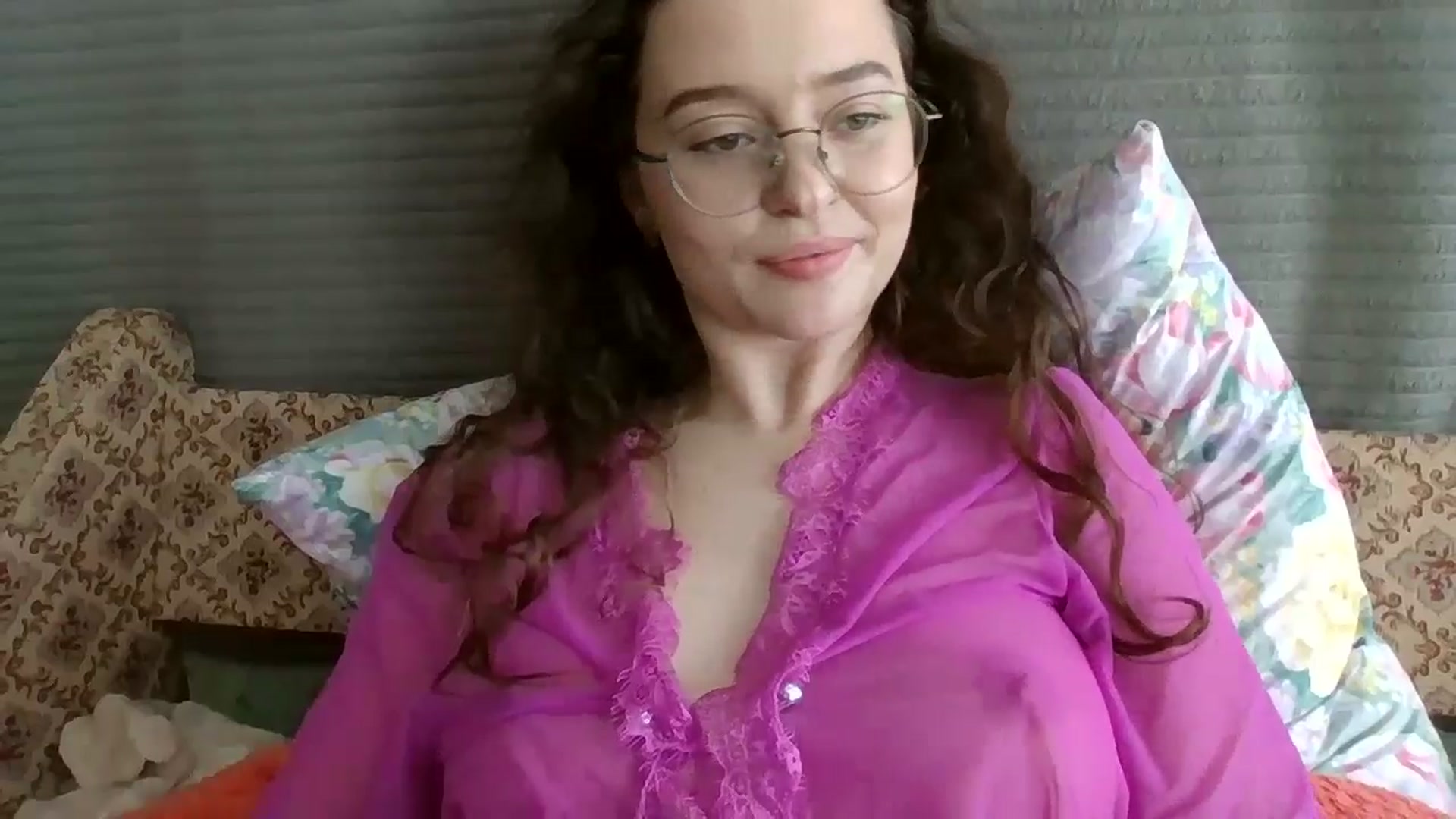 Gallery image thumbnail from LeanaMay's myfreecams stream on, 04/21/2025, 10:41 image 18 of 20
