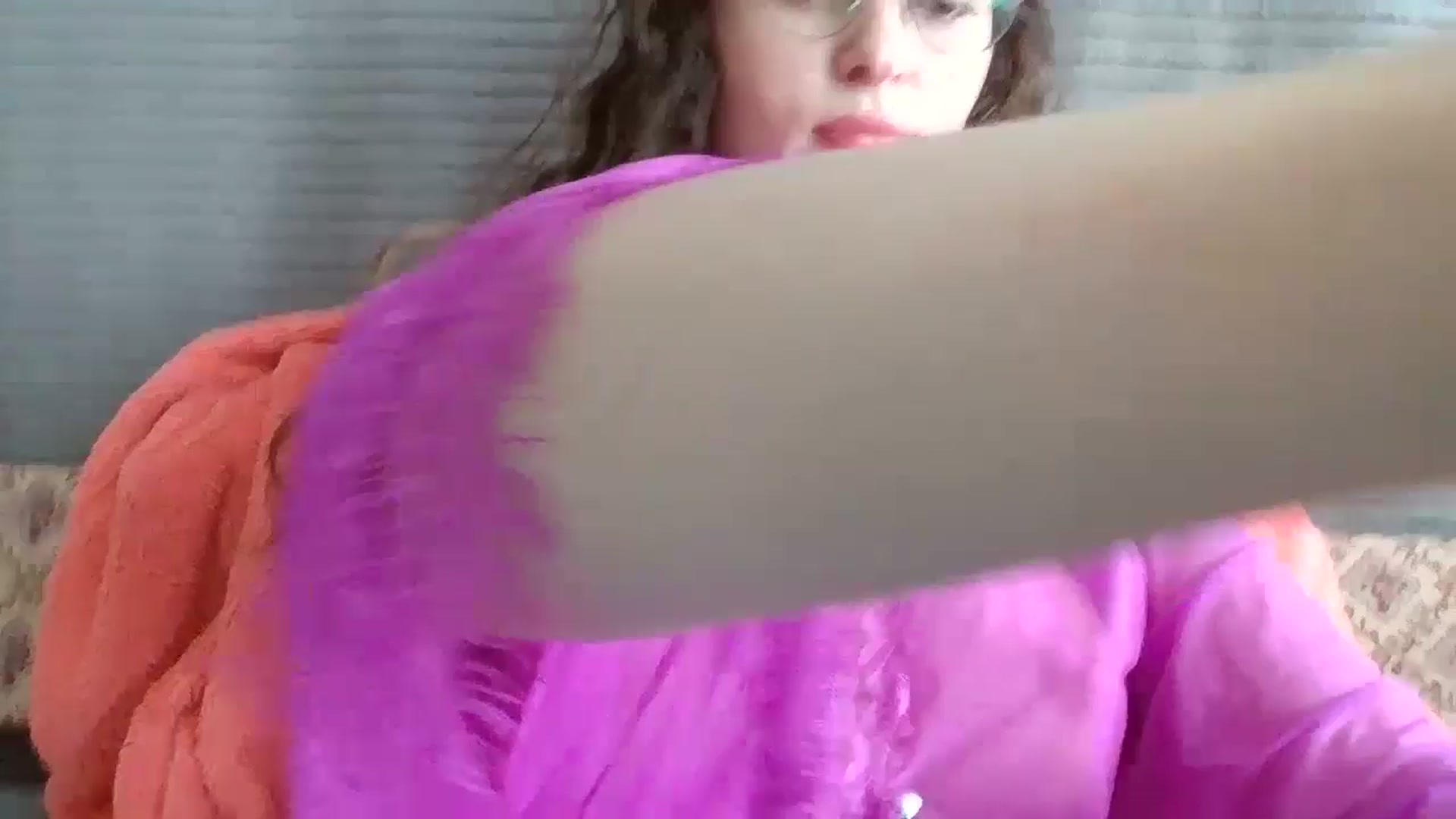 Gallery image thumbnail from LeanaMay's myfreecams stream on, 04/21/2025, 11:50 image 1 of 20