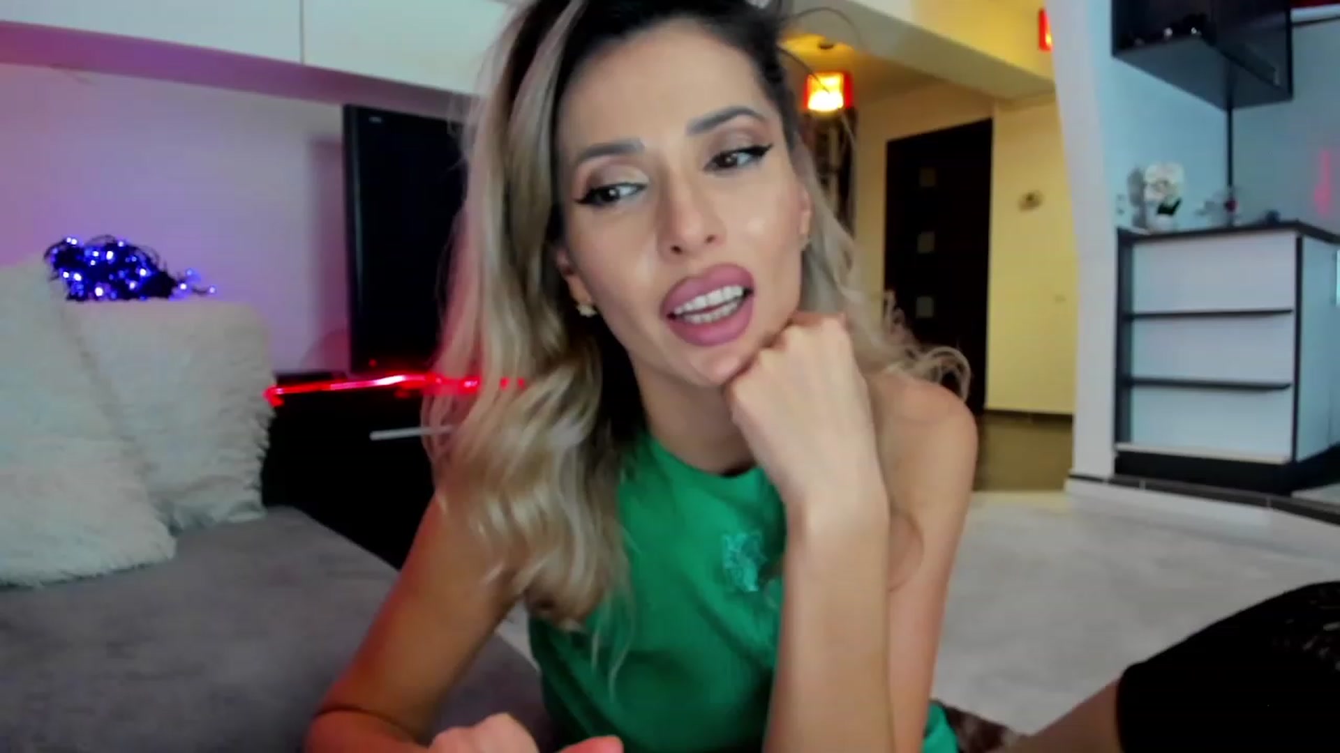 Gallery image thumbnail from LeapOnMe's myfreecams stream on, 02/29/2024, 23:09 image 15 of 20