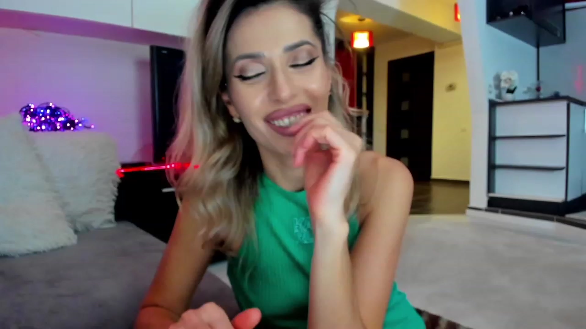 Gallery image thumbnail from LeapOnMe's myfreecams stream on, 02/29/2024, 23:09 image 14 of 20