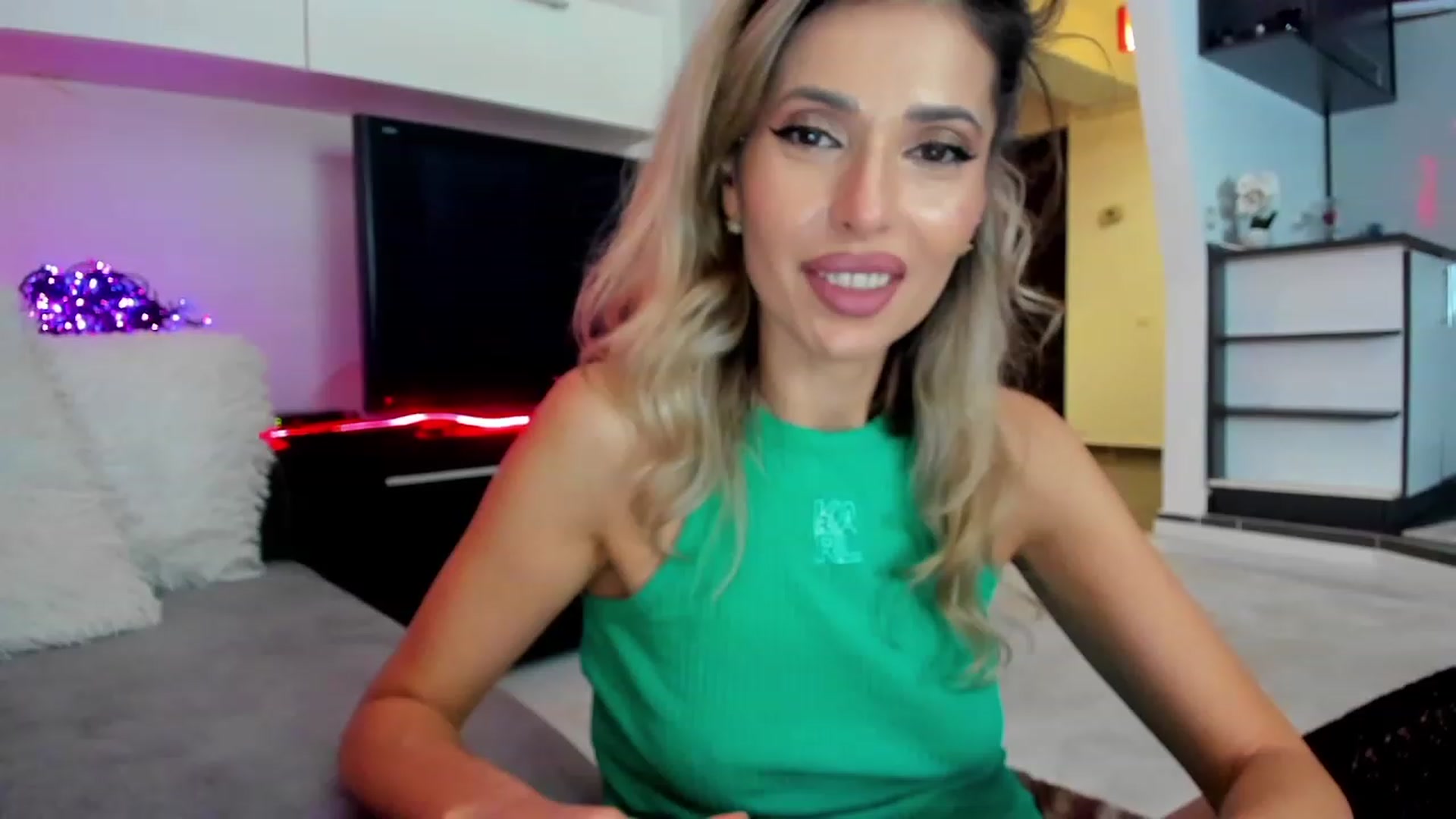 Gallery image thumbnail from LeapOnMe's myfreecams stream on, 02/29/2024, 23:09 image 13 of 20