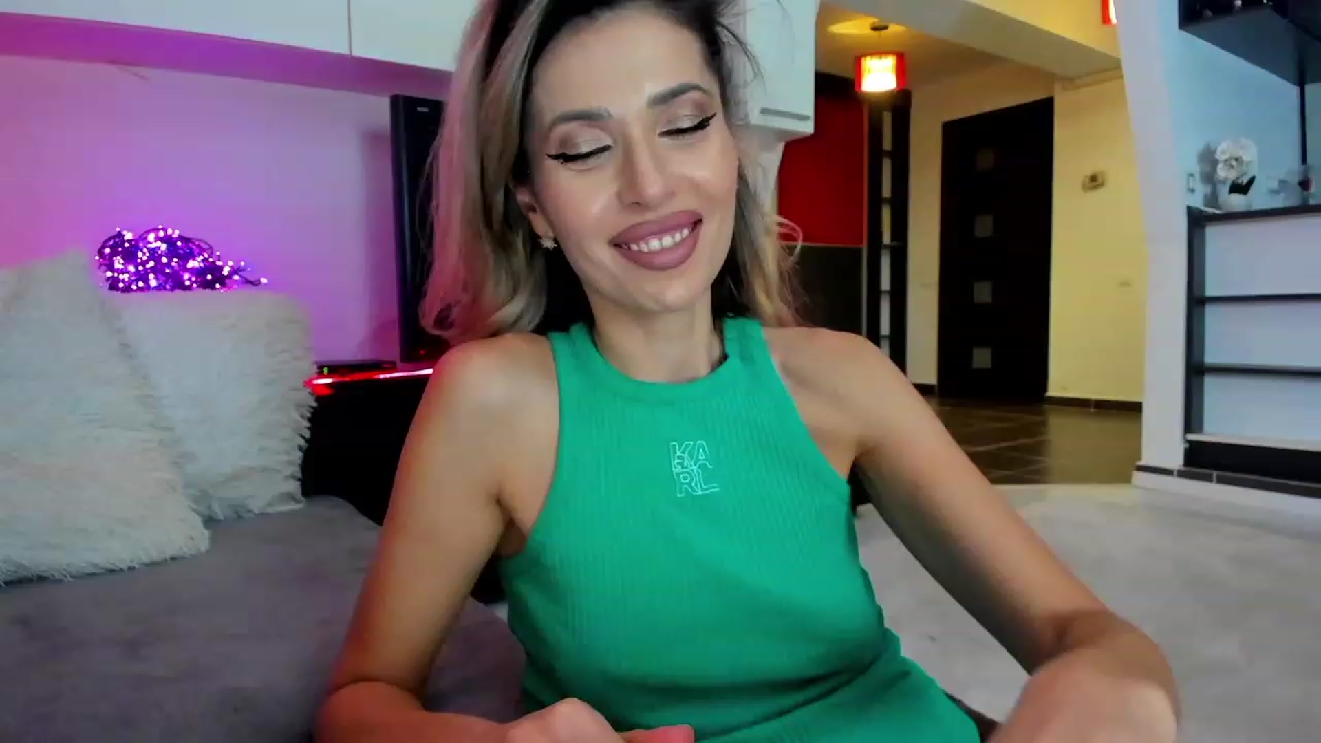 Gallery image thumbnail from LeapOnMe's myfreecams stream on, 02/29/2024, 23:09 image 8 of 20