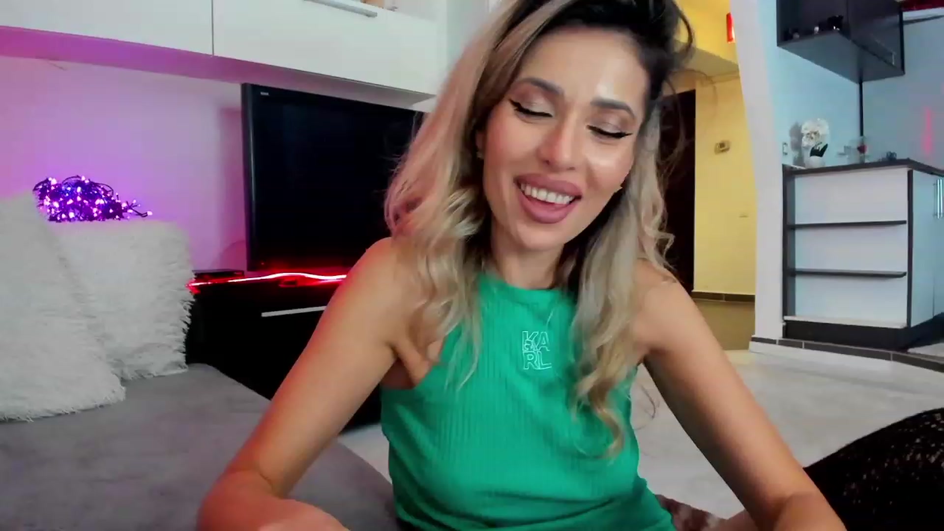 Gallery image thumbnail from LeapOnMe's myfreecams stream on, 02/29/2024, 23:09 image 16 of 20