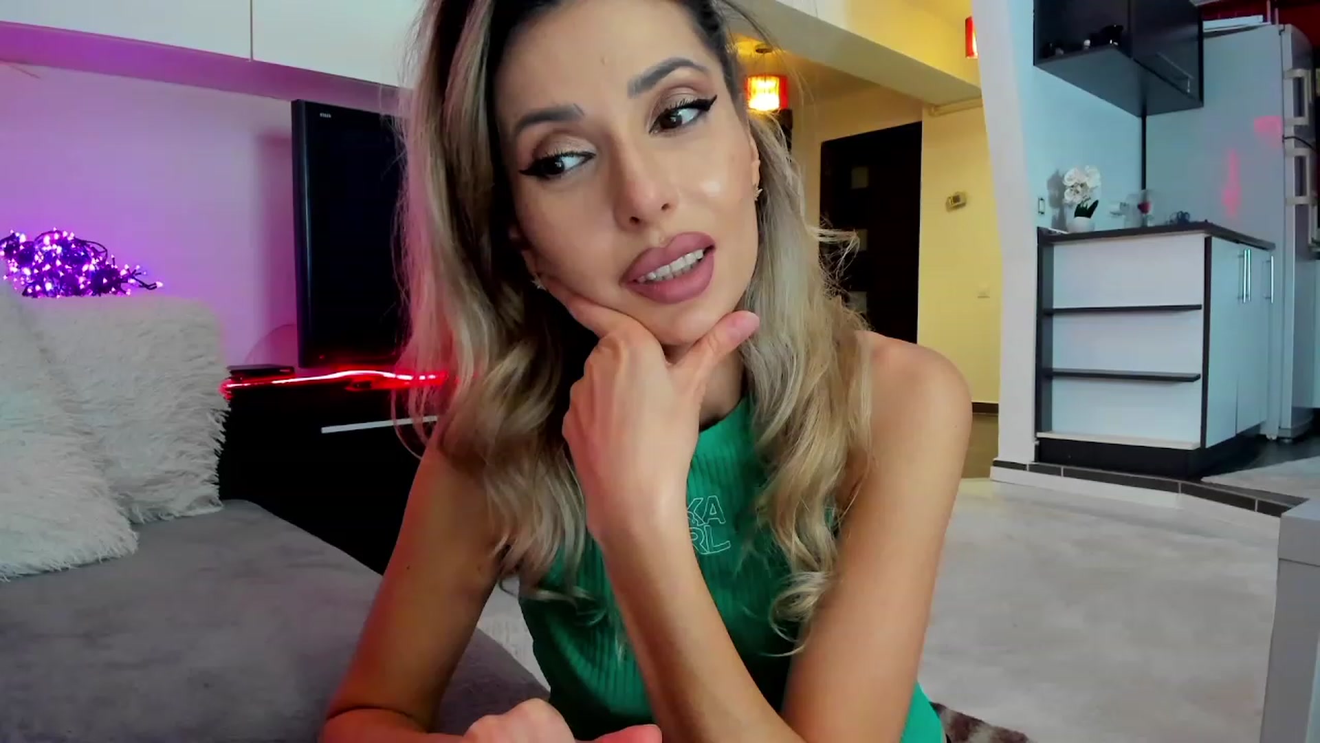 Gallery image thumbnail from LeapOnMe's myfreecams stream on, 02/29/2024, 23:09 image 10 of 20