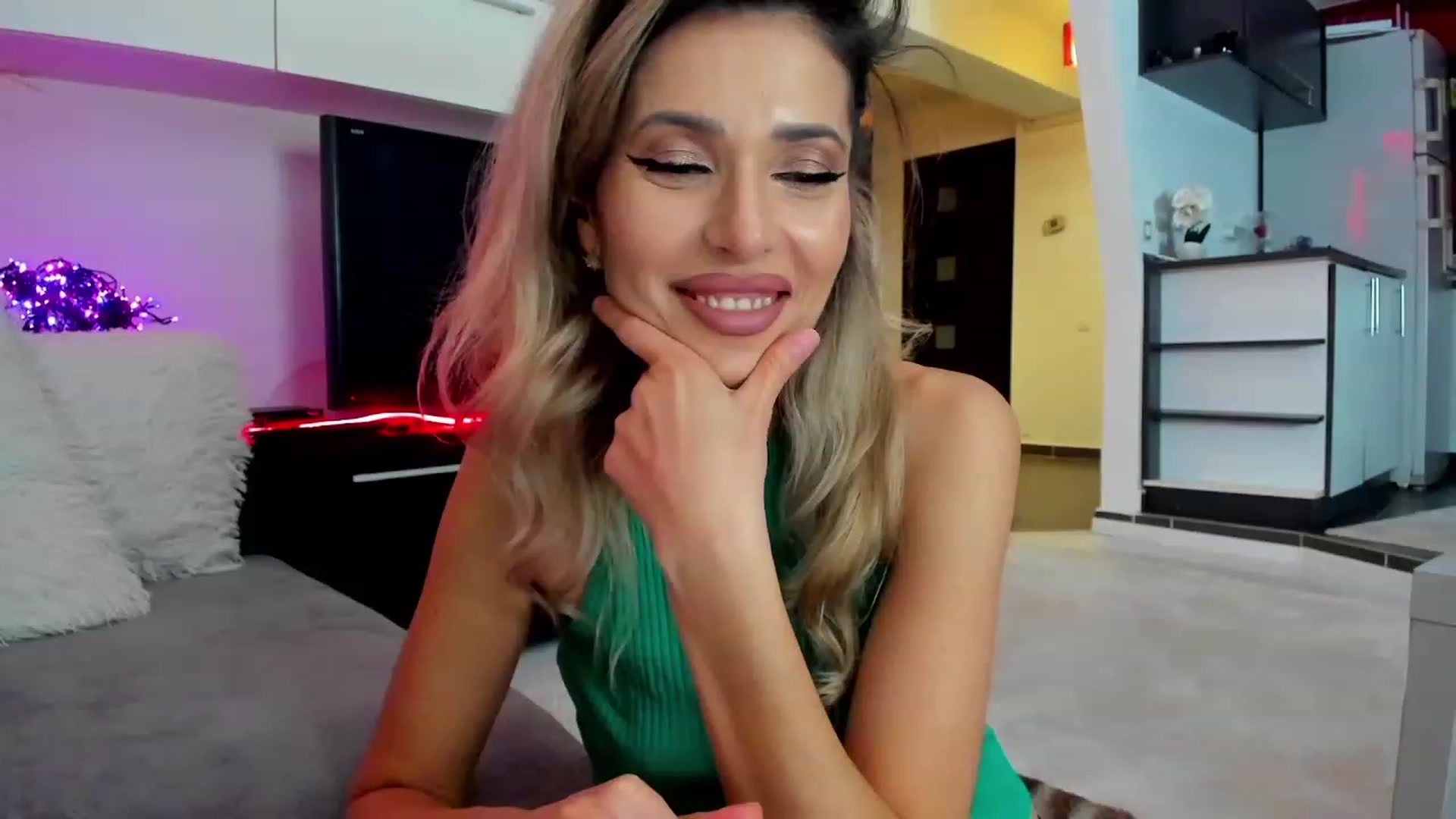 Gallery image thumbnail from LeapOnMe's myfreecams stream on, 02/29/2024, 23:09 image 11 of 20