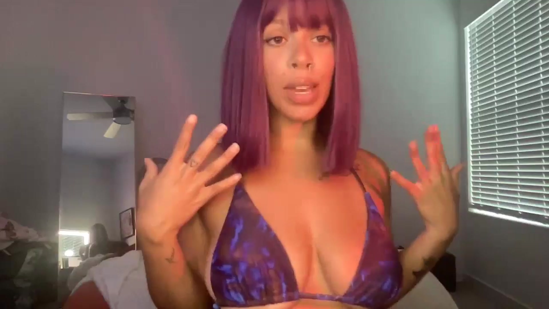 Gallery image thumbnail from Leauramun's myfreecams stream on, 07/21/2024, 23:37 image 6 of 20