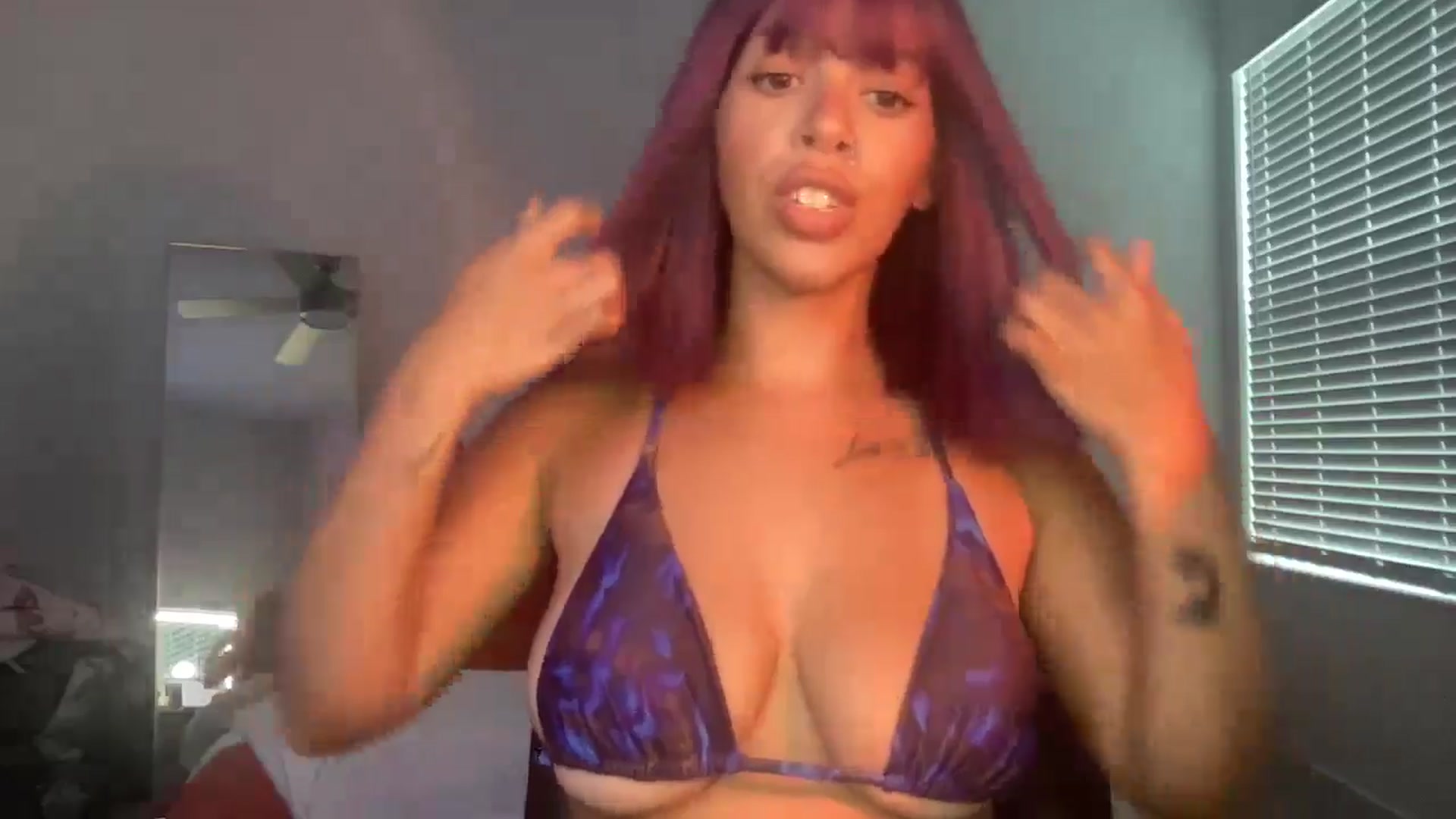 Gallery image thumbnail from Leauramun's myfreecams stream on, 07/21/2024, 23:37 image 10 of 20