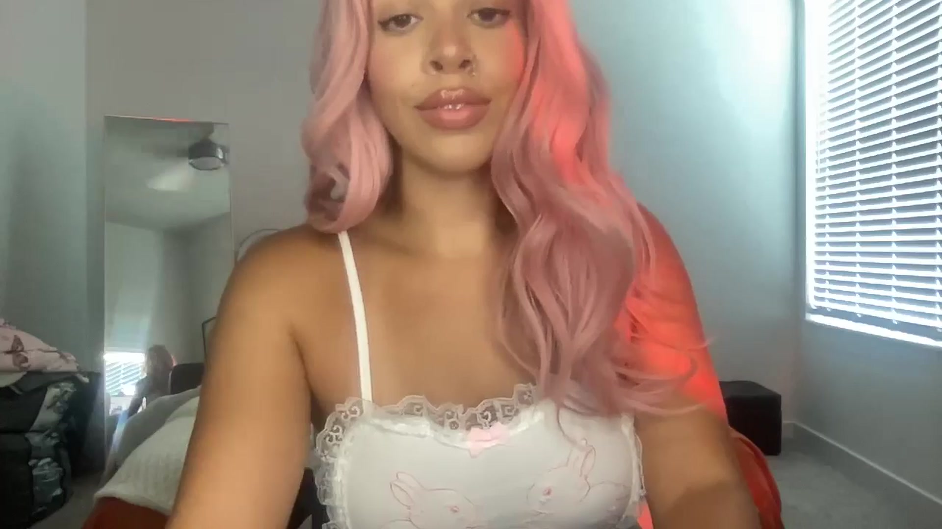 Gallery image thumbnail from Leauramun's myfreecams stream on, 07/22/2024, 18:50 image 18 of 20