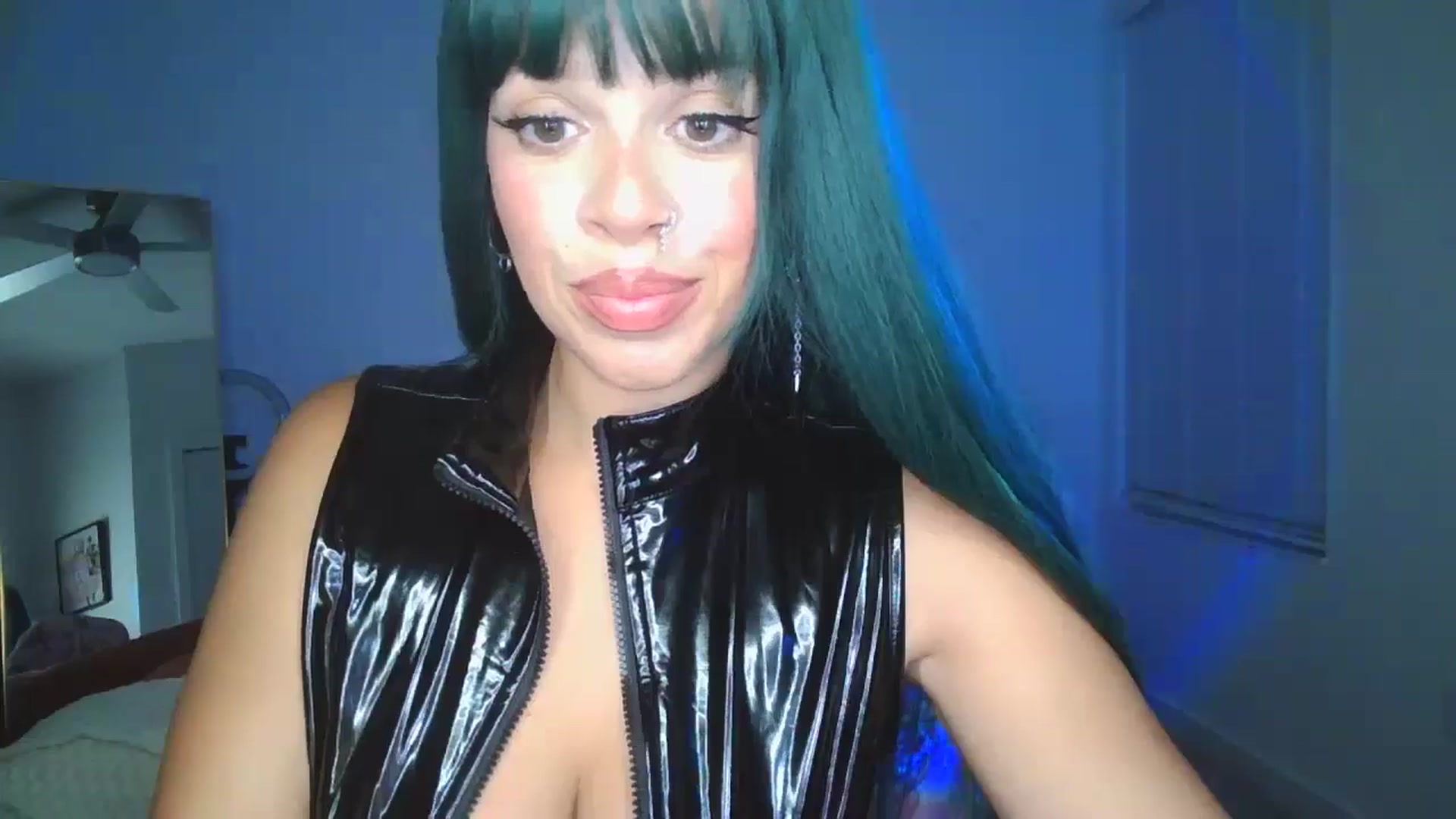 Gallery image thumbnail from Leauramun's myfreecams stream on, 07/26/2024, 01:16 image 5 of 20