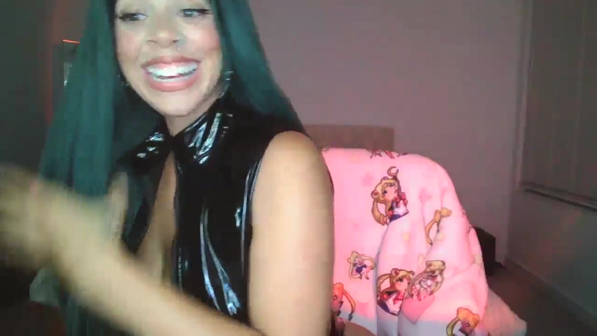 Gallery image thumbnail from Leauramun's myfreecams stream on, 07/26/2024, 01:16 image 13 of 20