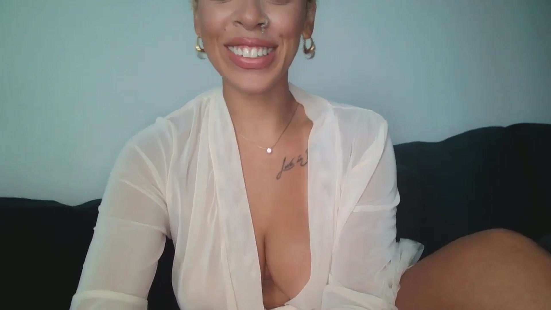 Gallery image thumbnail from Leauramun's myfreecams stream on, 07/27/2024, 15:19 image 10 of 20