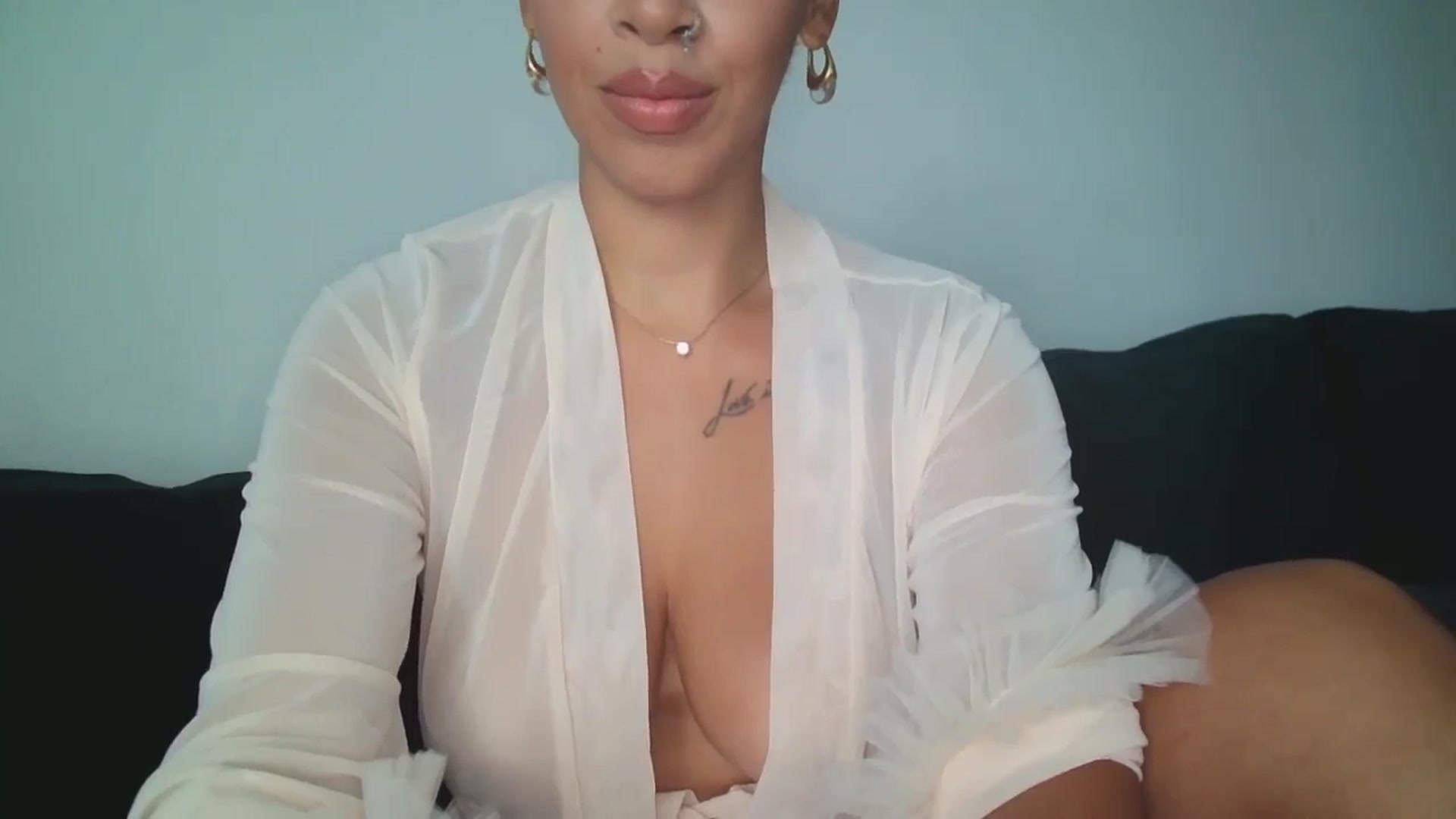 Gallery image thumbnail from Leauramun's myfreecams stream on, 07/27/2024, 15:19 image 12 of 20