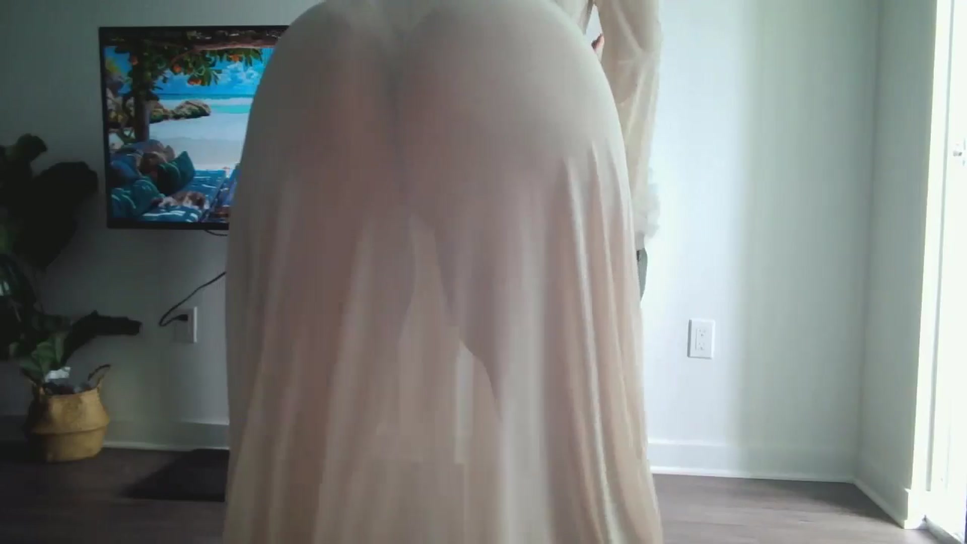 Gallery image thumbnail from Leauramun's myfreecams stream on, 07/27/2024, 16:57 image 15 of 20