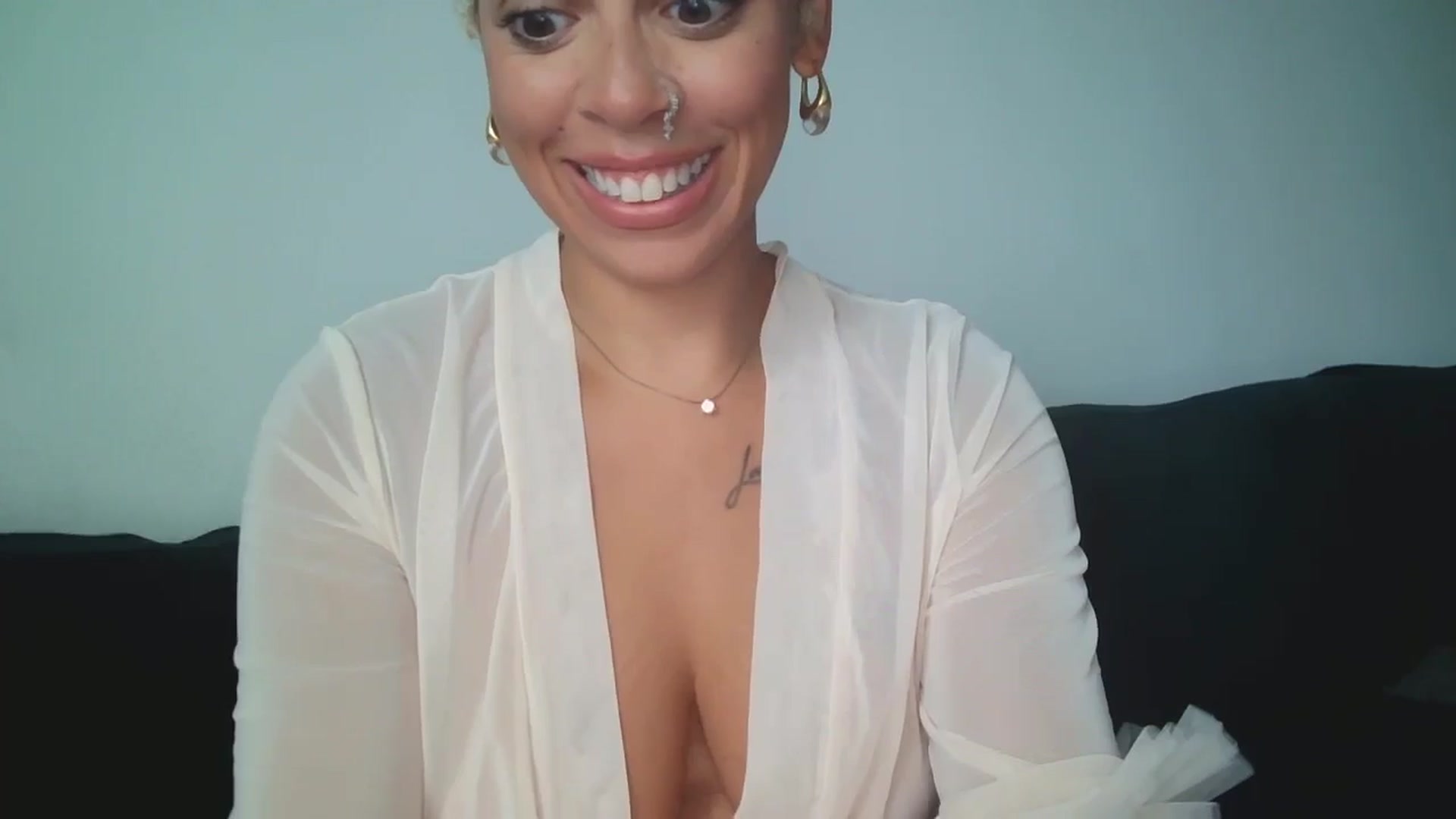 Gallery image thumbnail from Leauramun's myfreecams stream on, 07/27/2024, 16:57 image 14 of 20