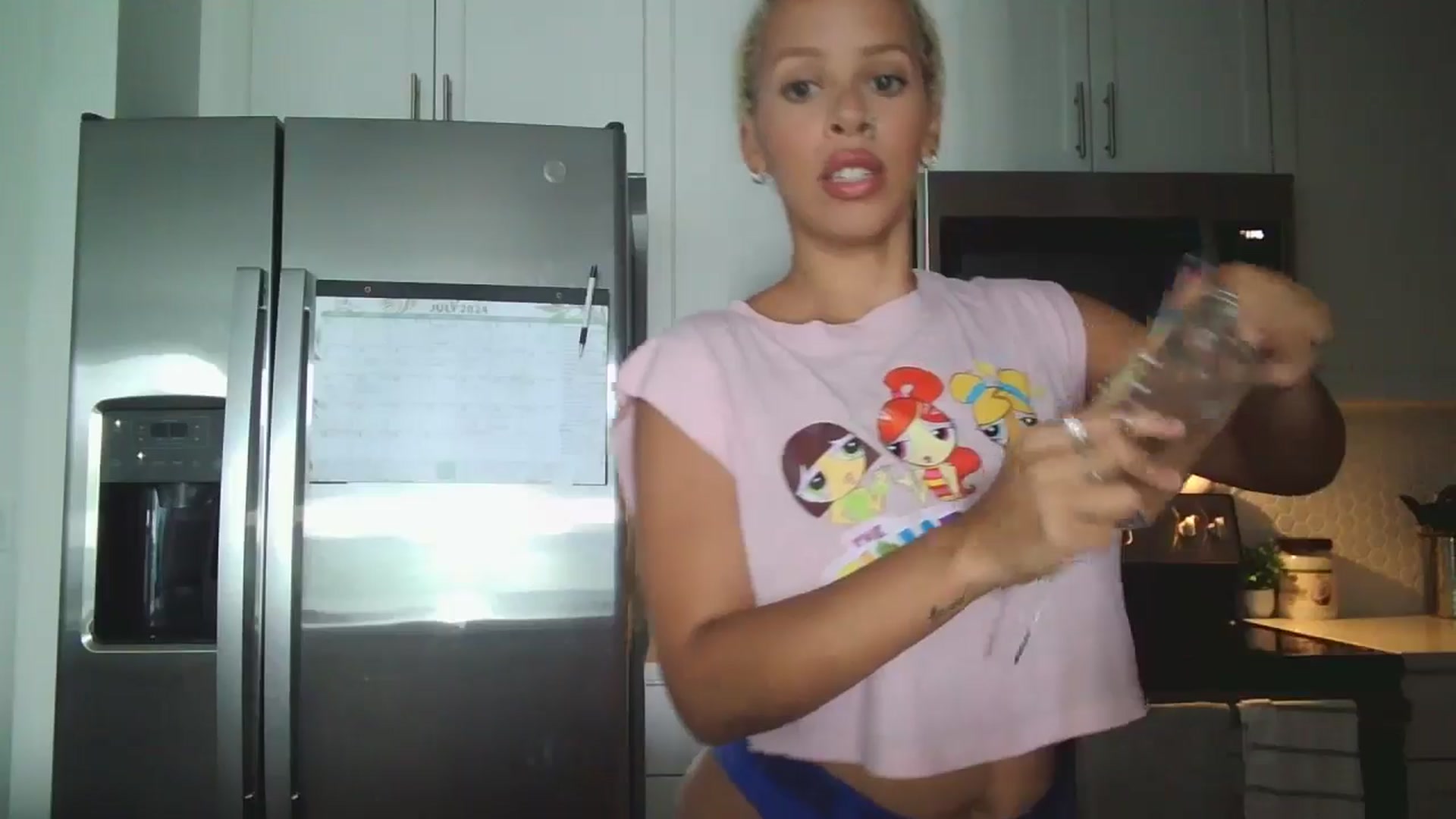Gallery image thumbnail from Leauramun's myfreecams stream on, 07/28/2024, 16:14 image 4 of 20