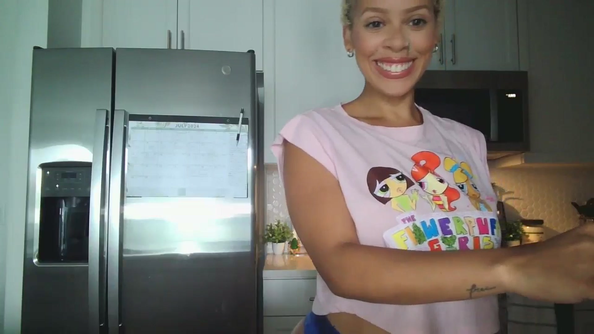Gallery image thumbnail from Leauramun's myfreecams stream on, 07/28/2024, 16:14 image 5 of 20