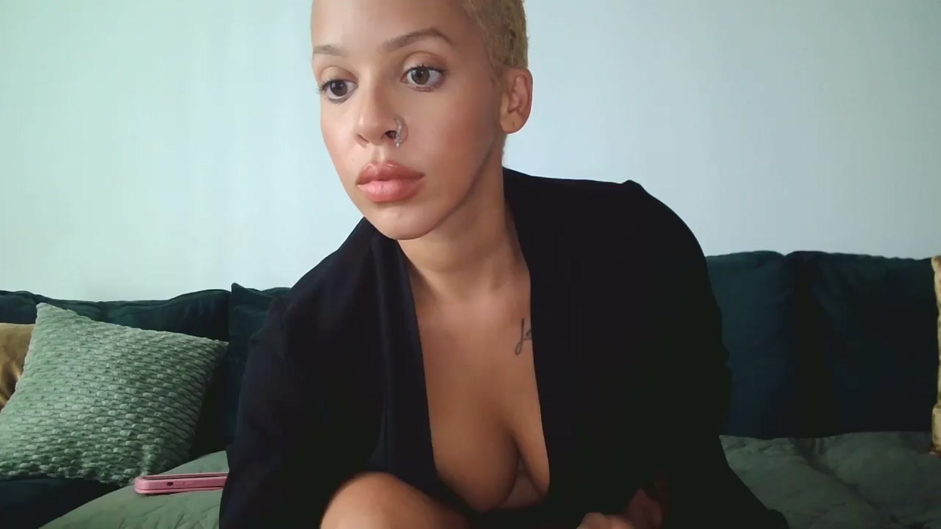 Gallery image thumbnail from Leauramun's myfreecams stream on, 08/16/2024, 19:57 image 1 of 20