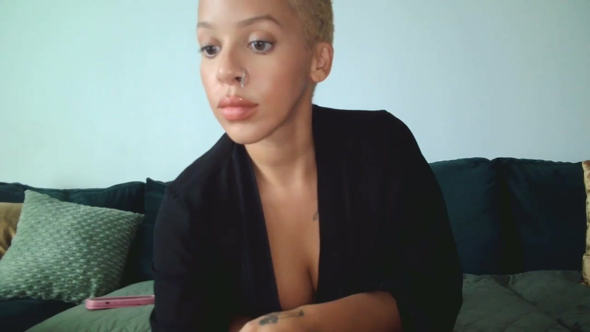Gallery image thumbnail from Leauramun's myfreecams stream on, 08/16/2024, 19:57 image 2 of 20